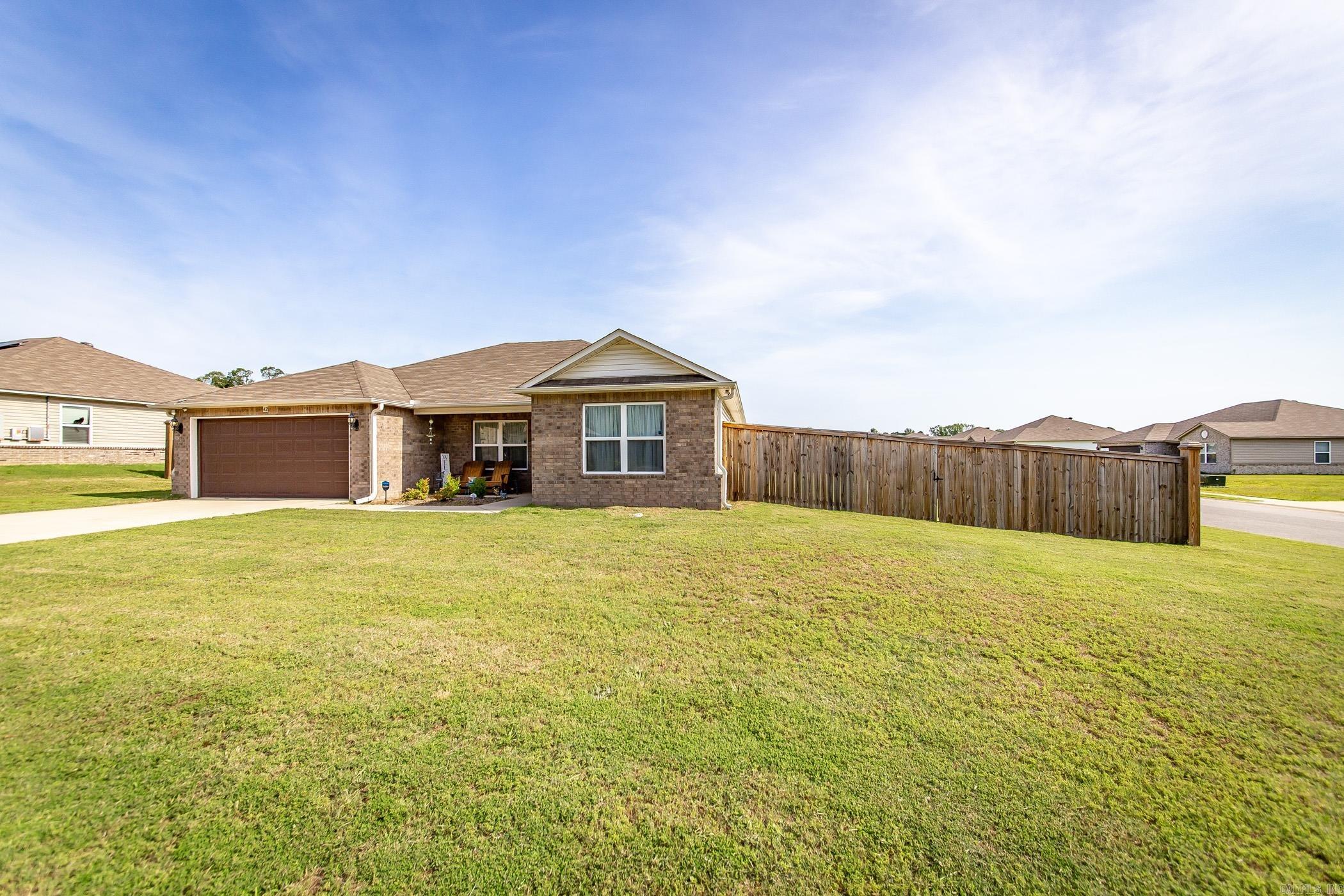 OAKLAND GROVE ESTATES - Residential
