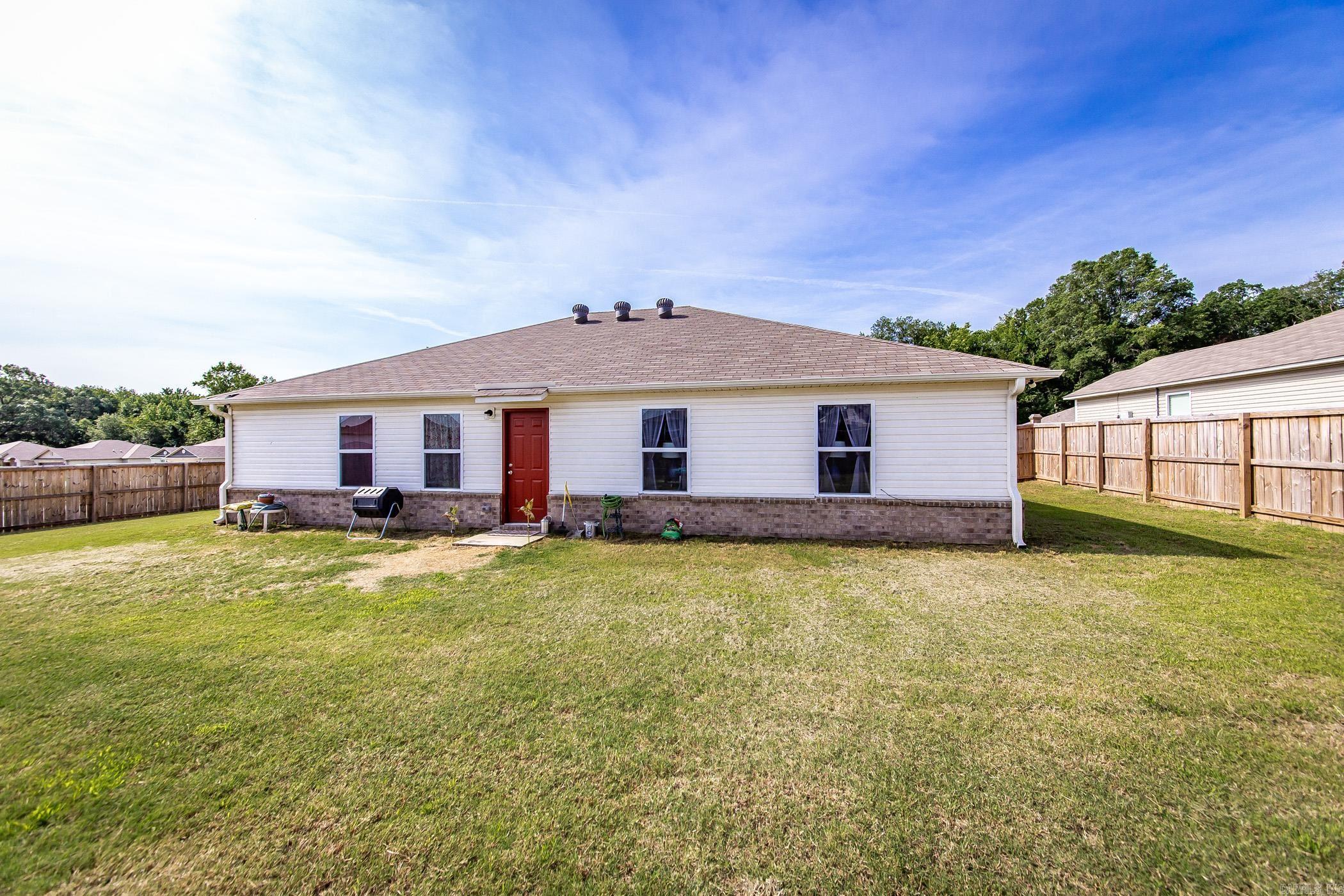 OAKLAND GROVE ESTATES - Residential