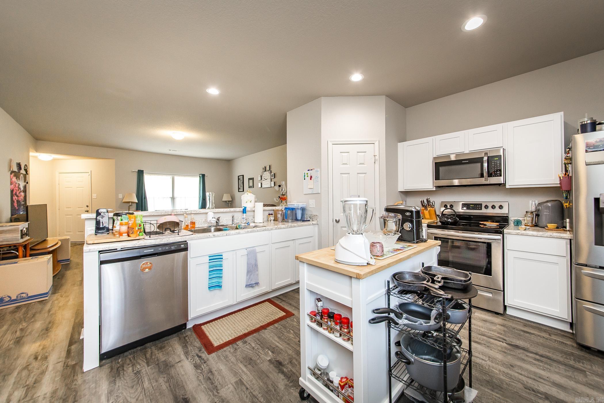 OAKLAND GROVE ESTATES - Residential
