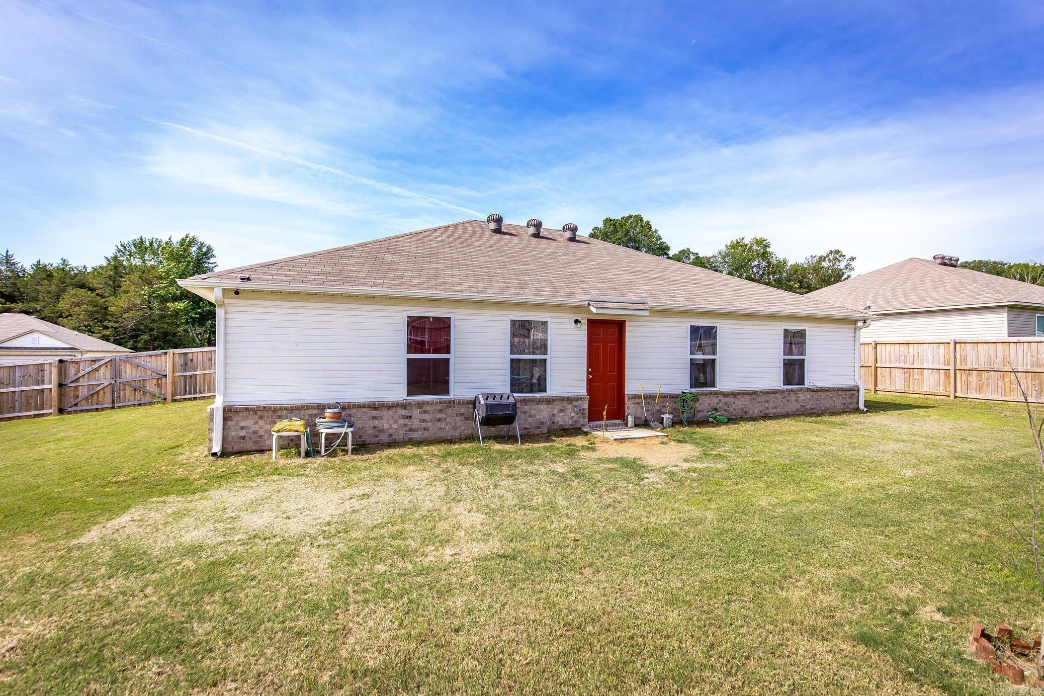 OAKLAND GROVE ESTATES - Residential