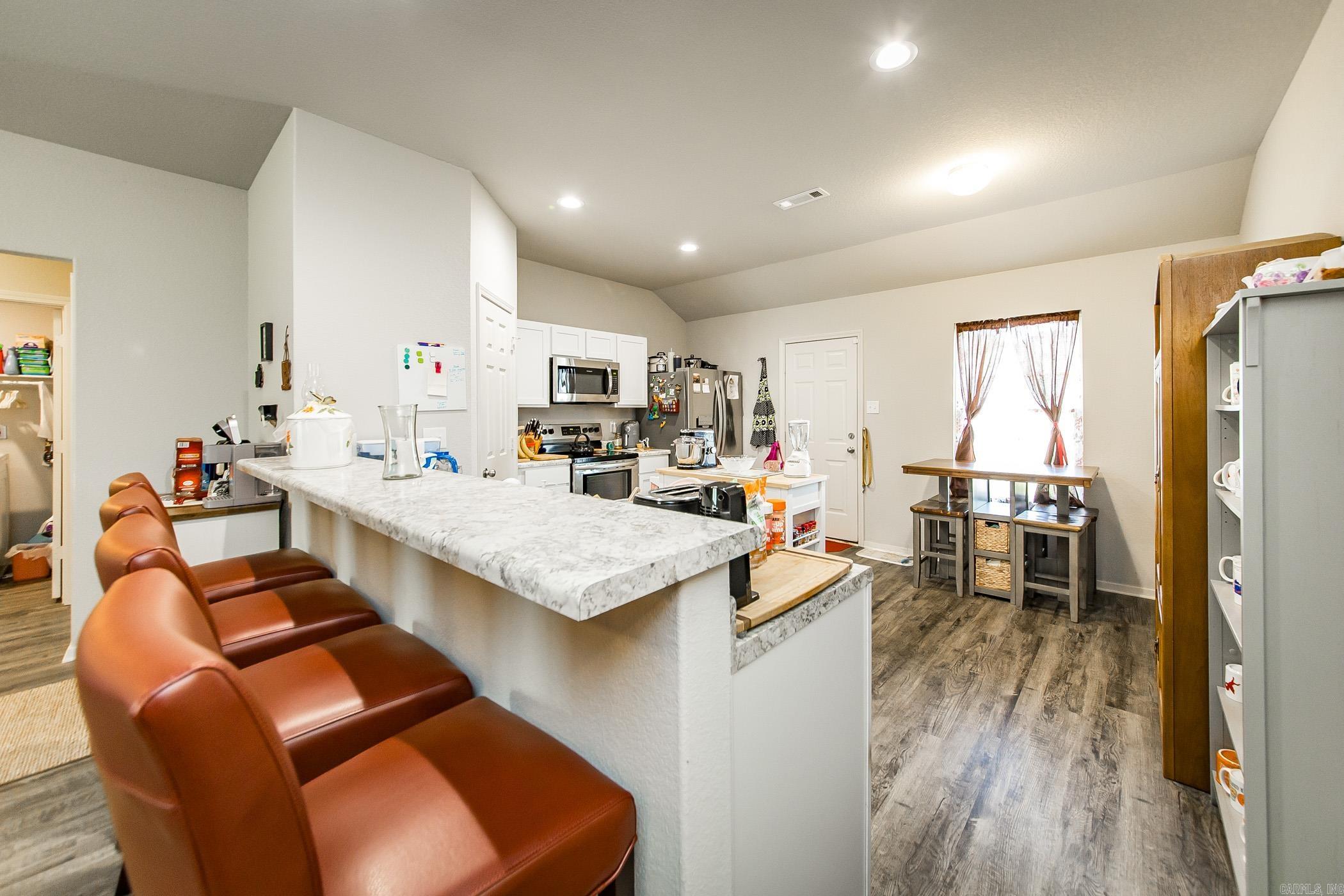 OAKLAND GROVE ESTATES - Residential