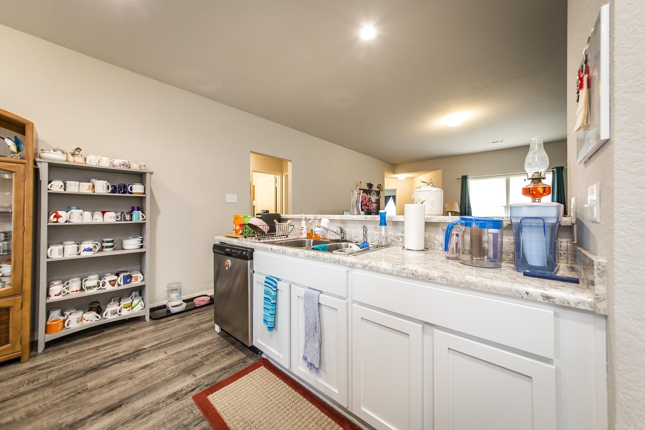 OAKLAND GROVE ESTATES - Residential