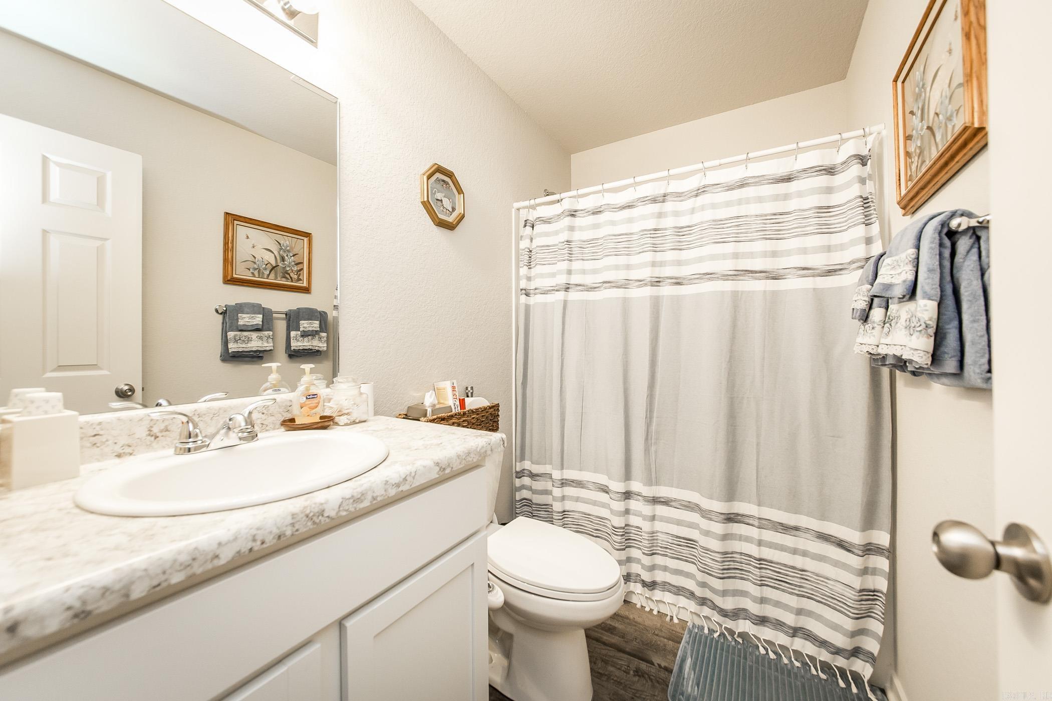 OAKLAND GROVE ESTATES - Residential