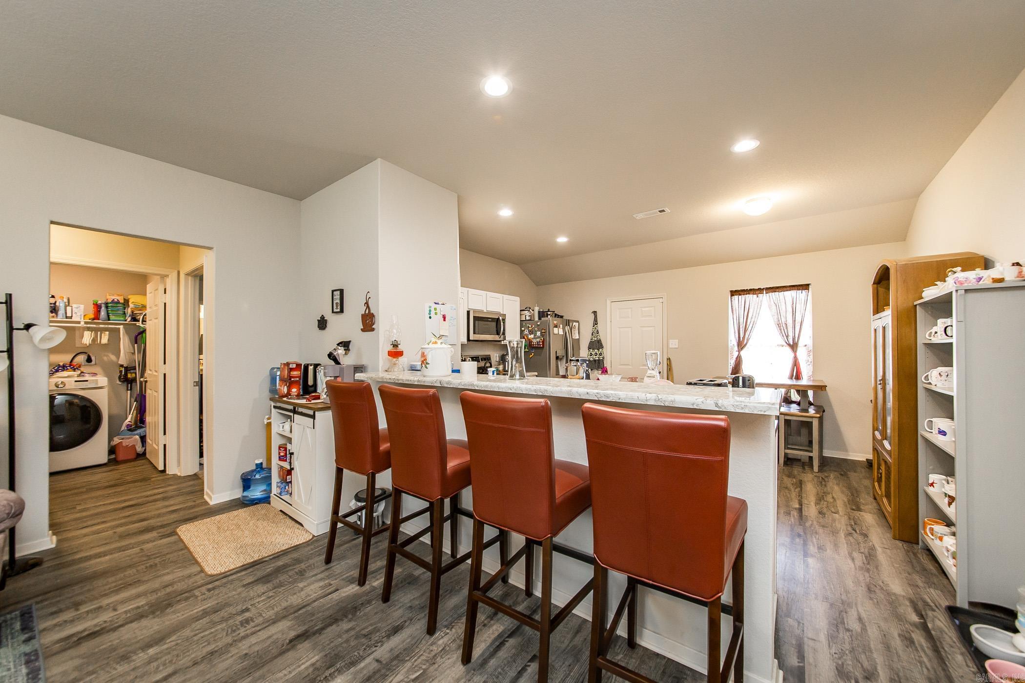 OAKLAND GROVE ESTATES - Residential