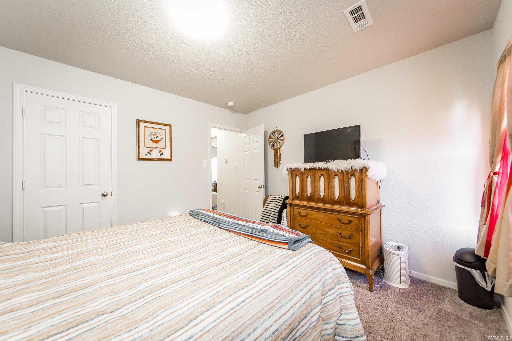 OAKLAND GROVE ESTATES - Residential