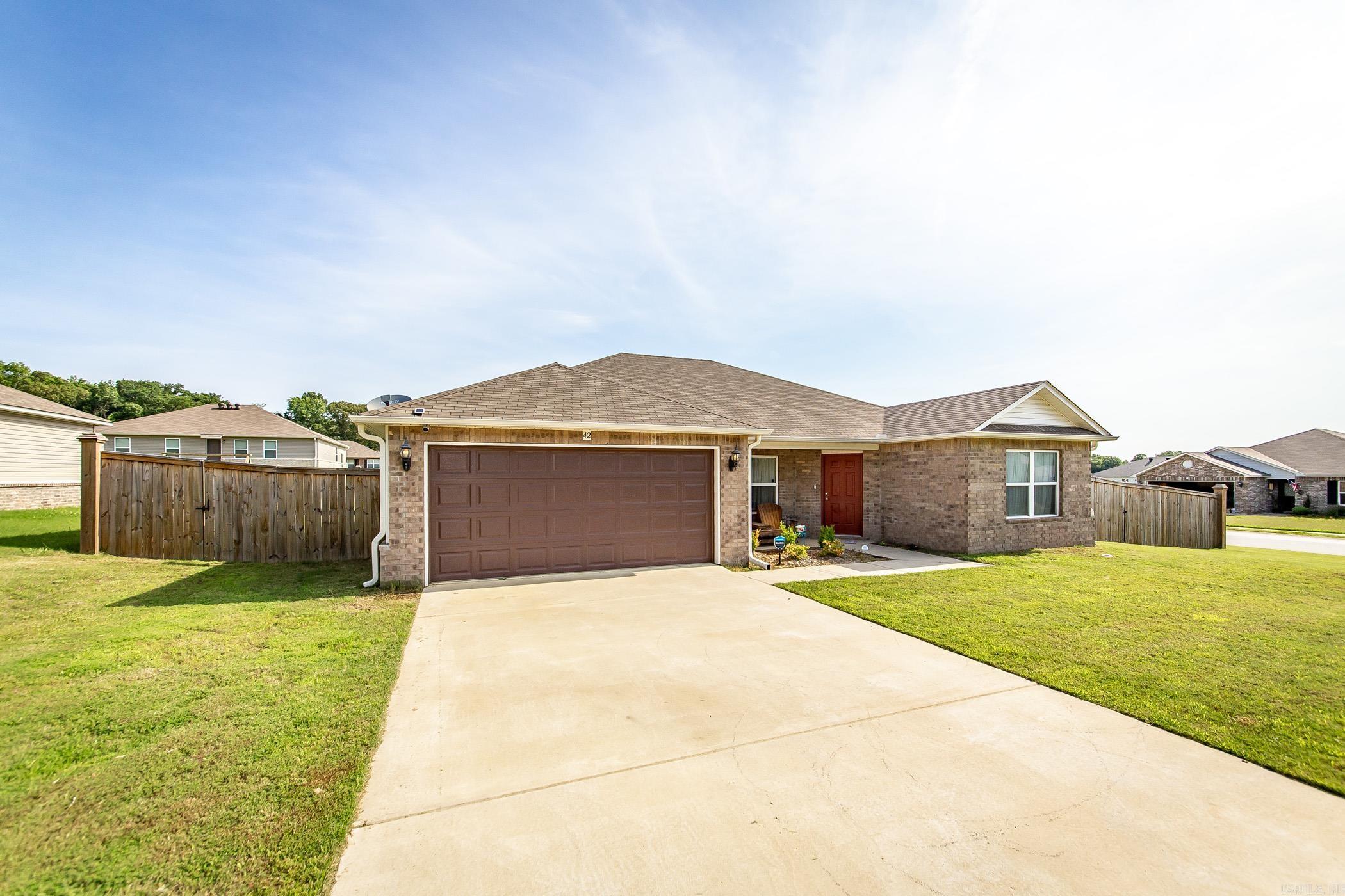 OAKLAND GROVE ESTATES - Residential