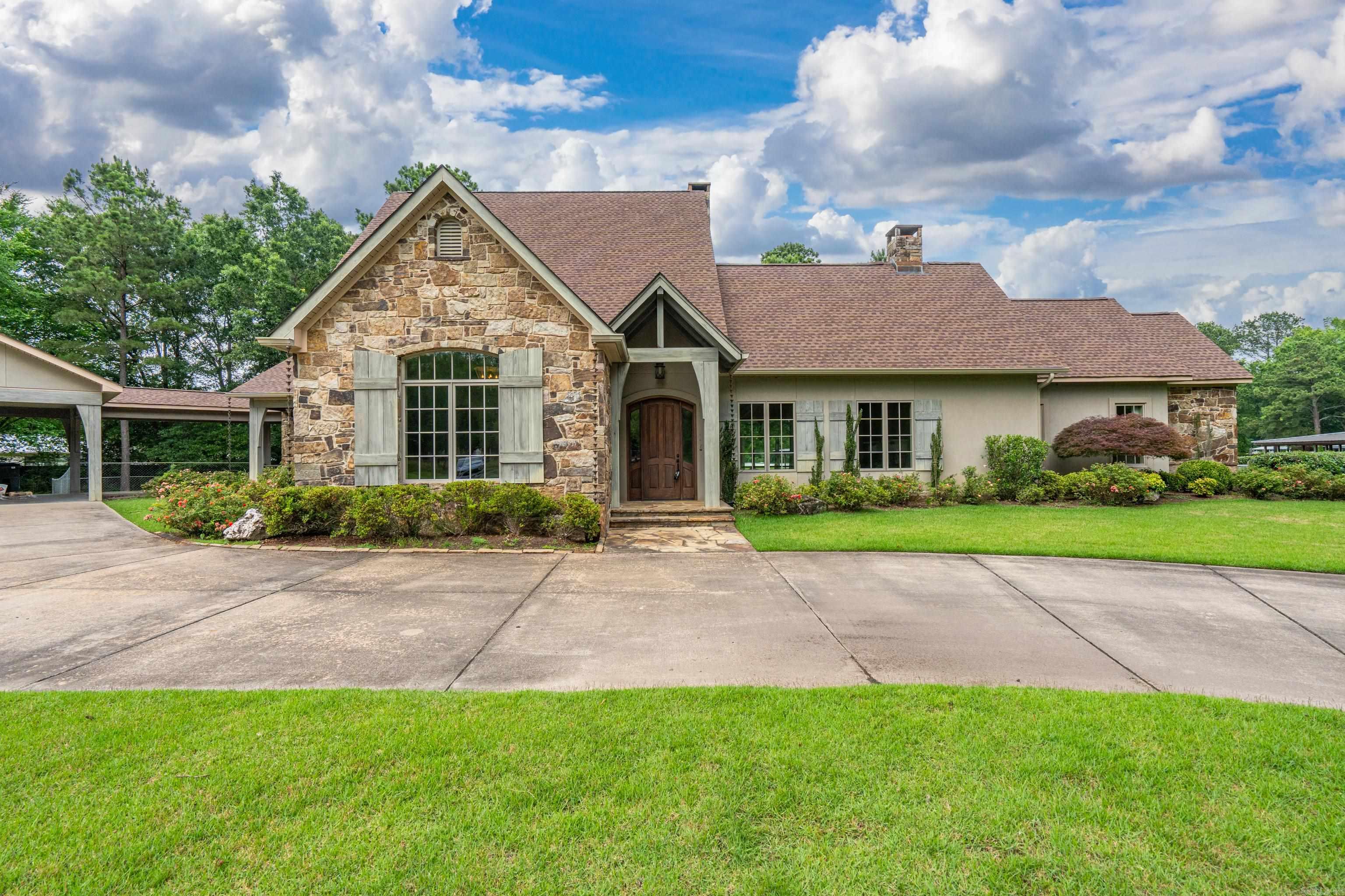 CAROLINE ACRES - Residential