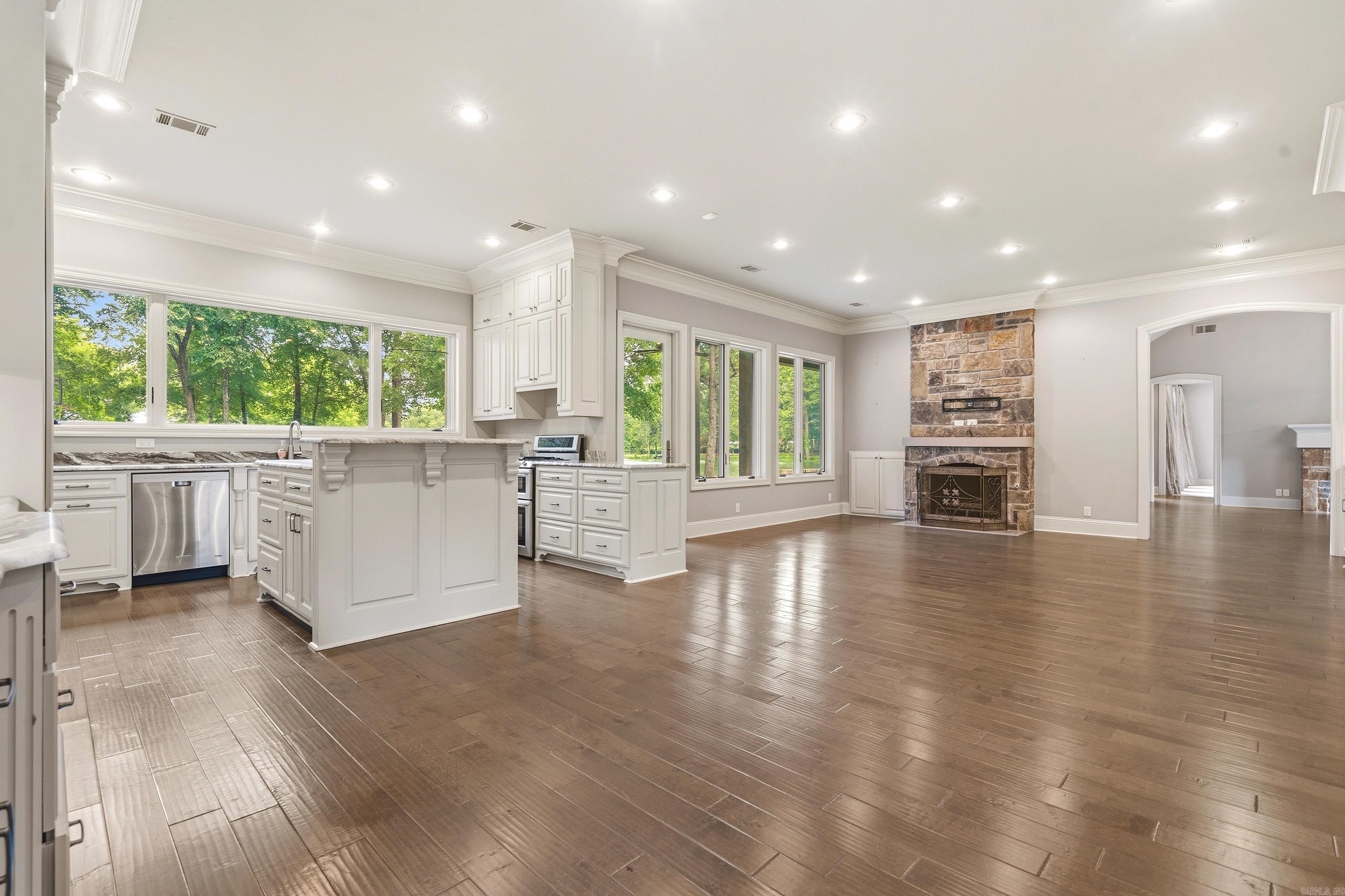 CAROLINE ACRES - Residential