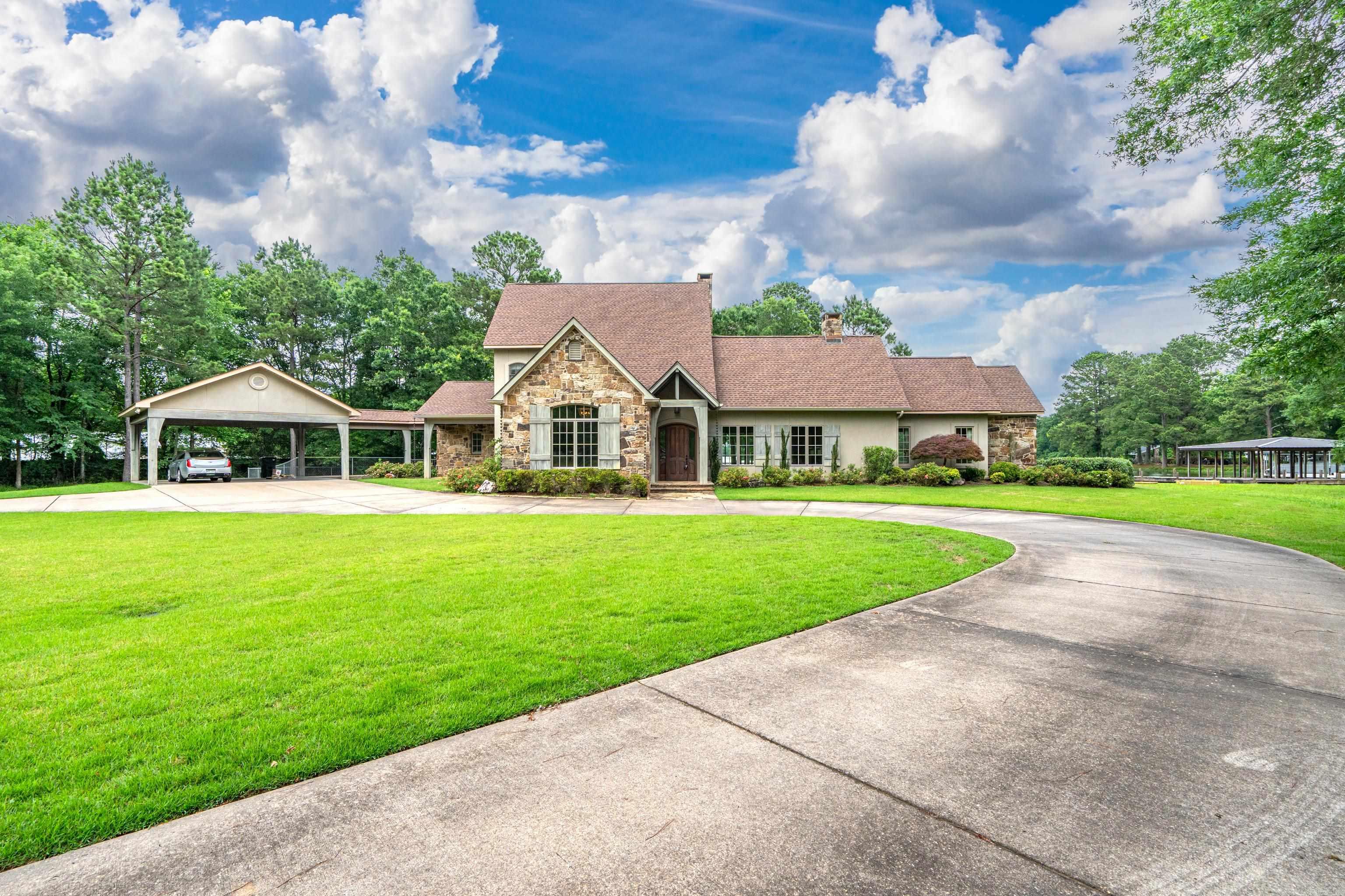 CAROLINE ACRES - Residential