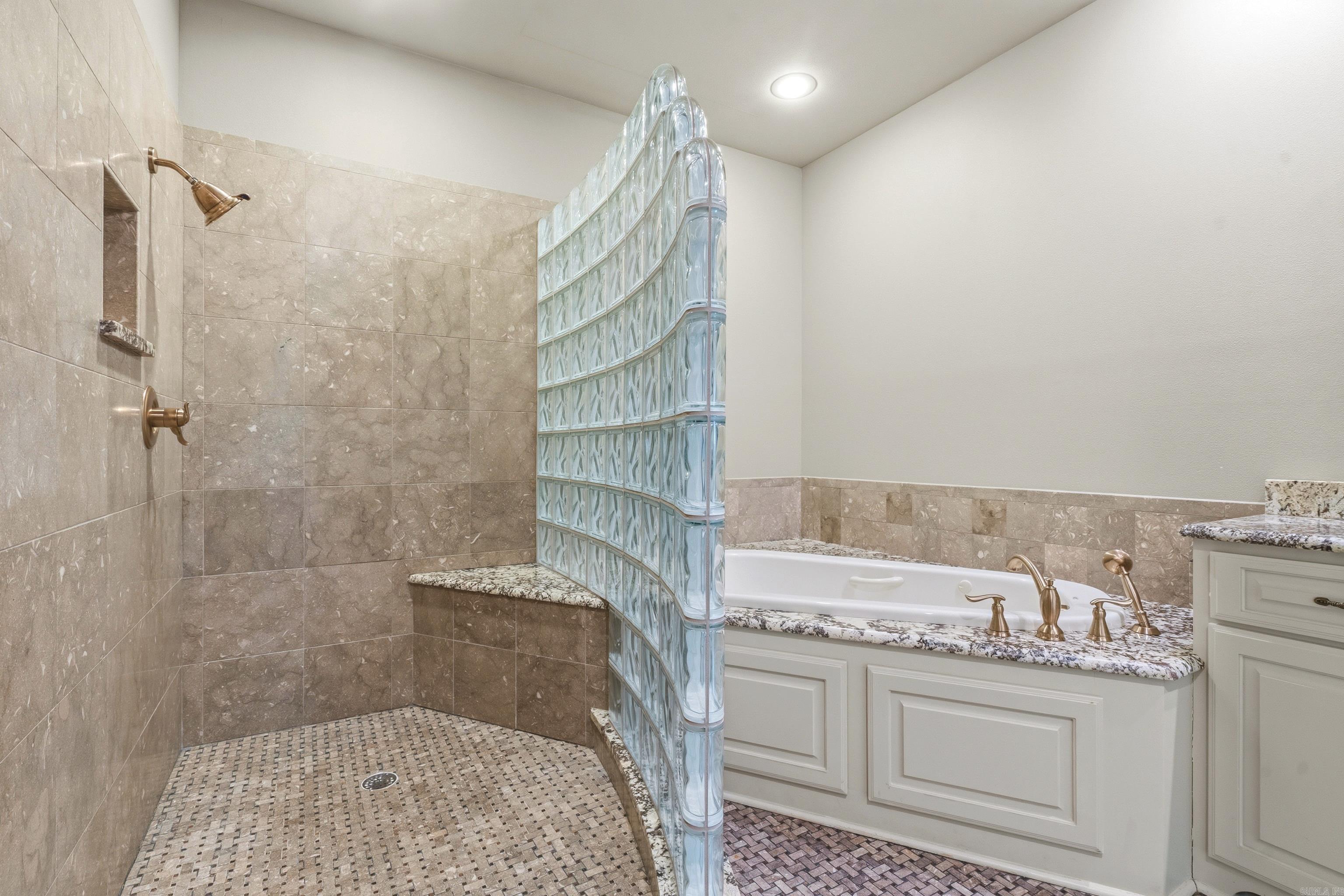 CAROLINE ACRES - Residential