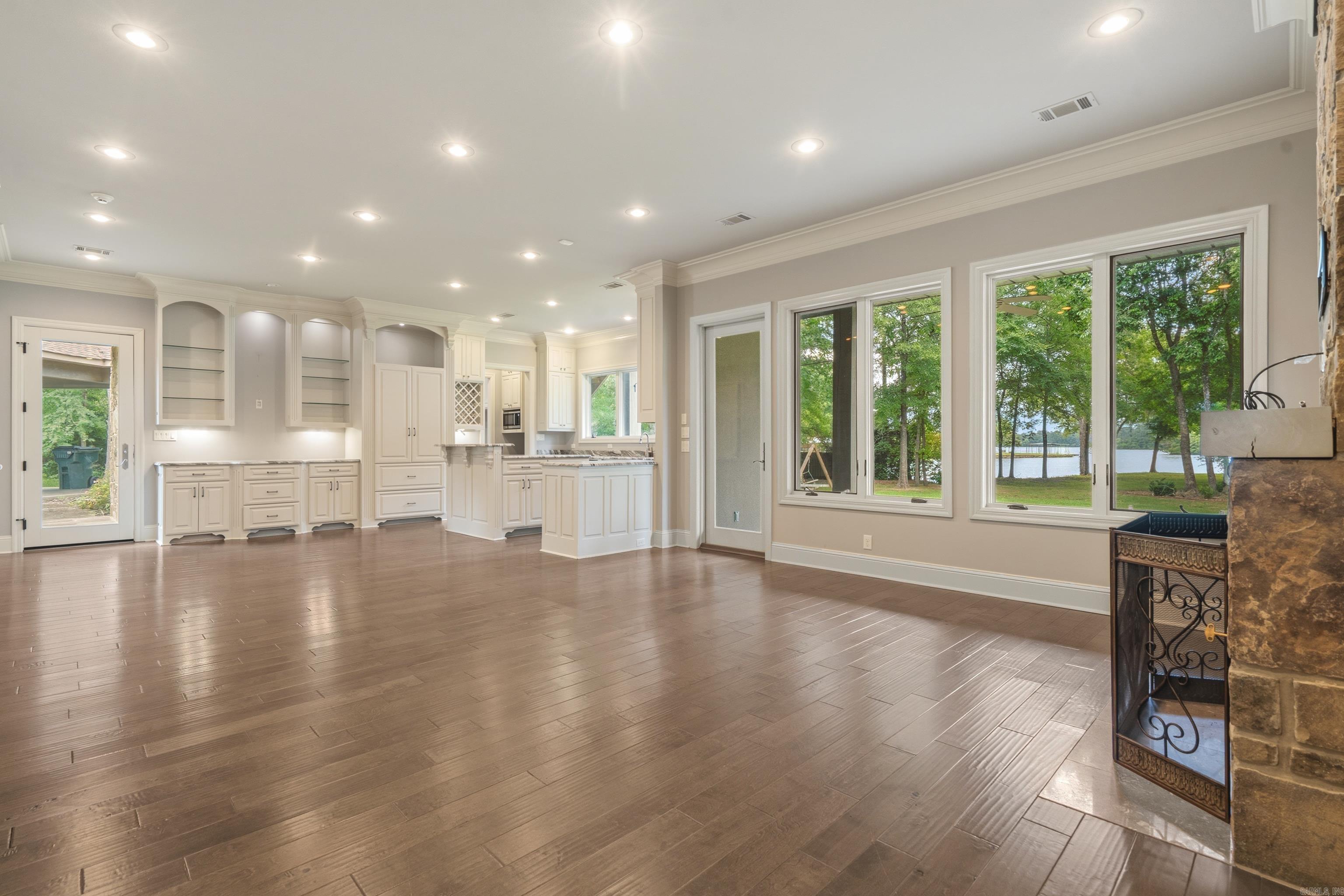 CAROLINE ACRES - Residential