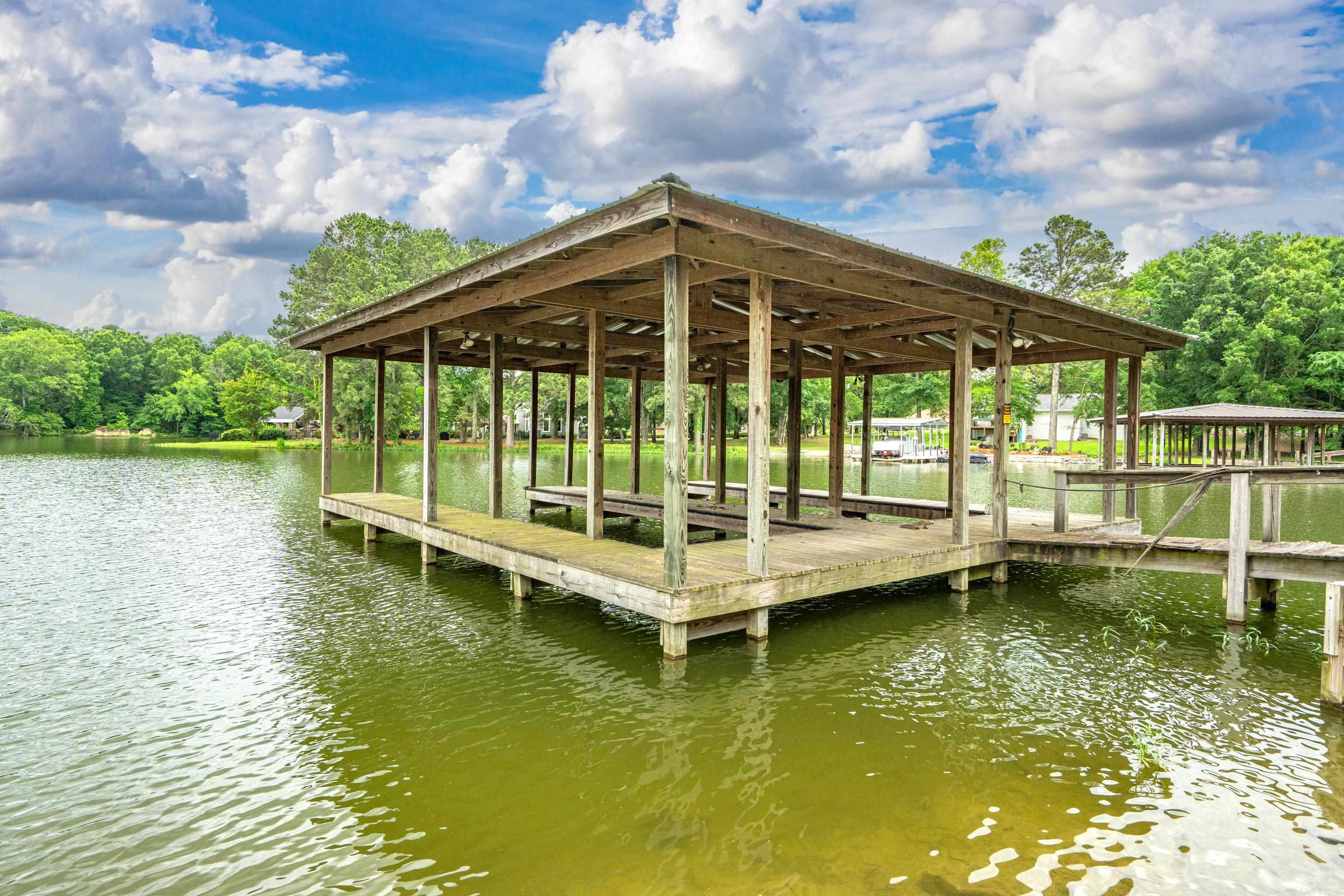 CAROLINE ACRES - Residential