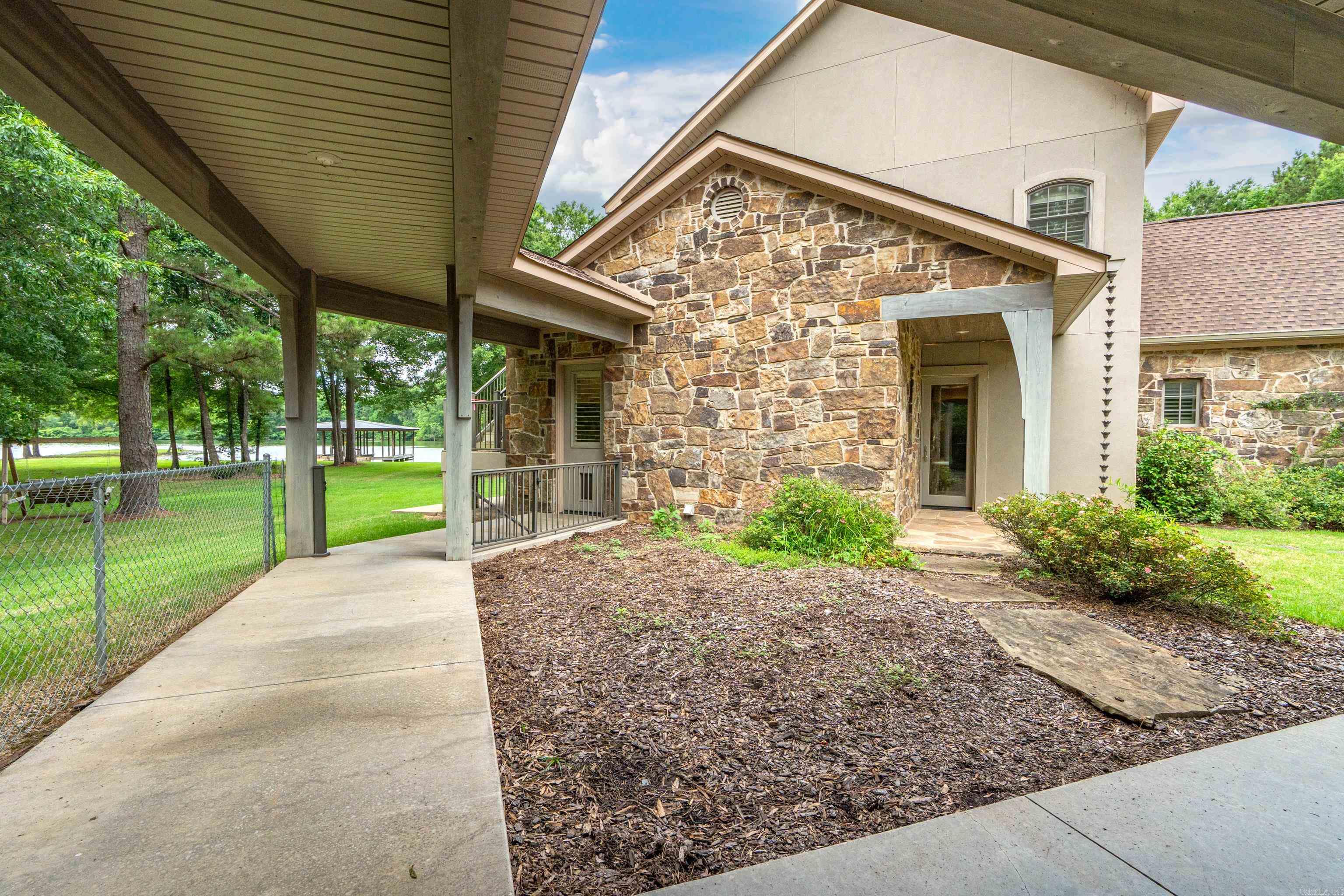 CAROLINE ACRES - Residential