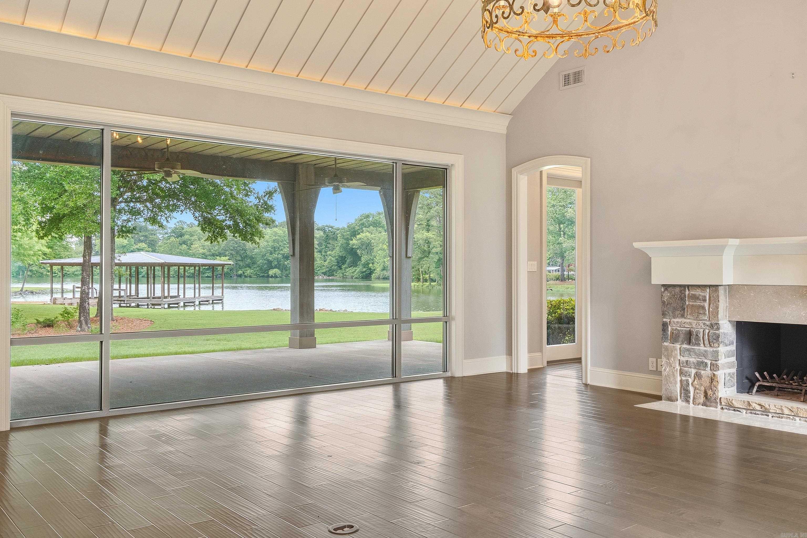 CAROLINE ACRES - Residential