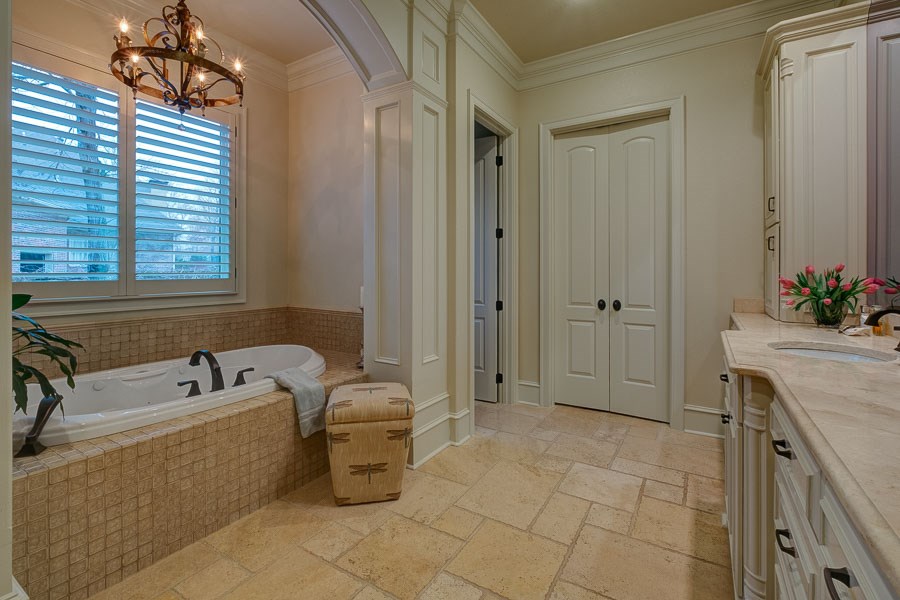 CHENAL VALLEY SOLOGNE CIRCLE - Residential