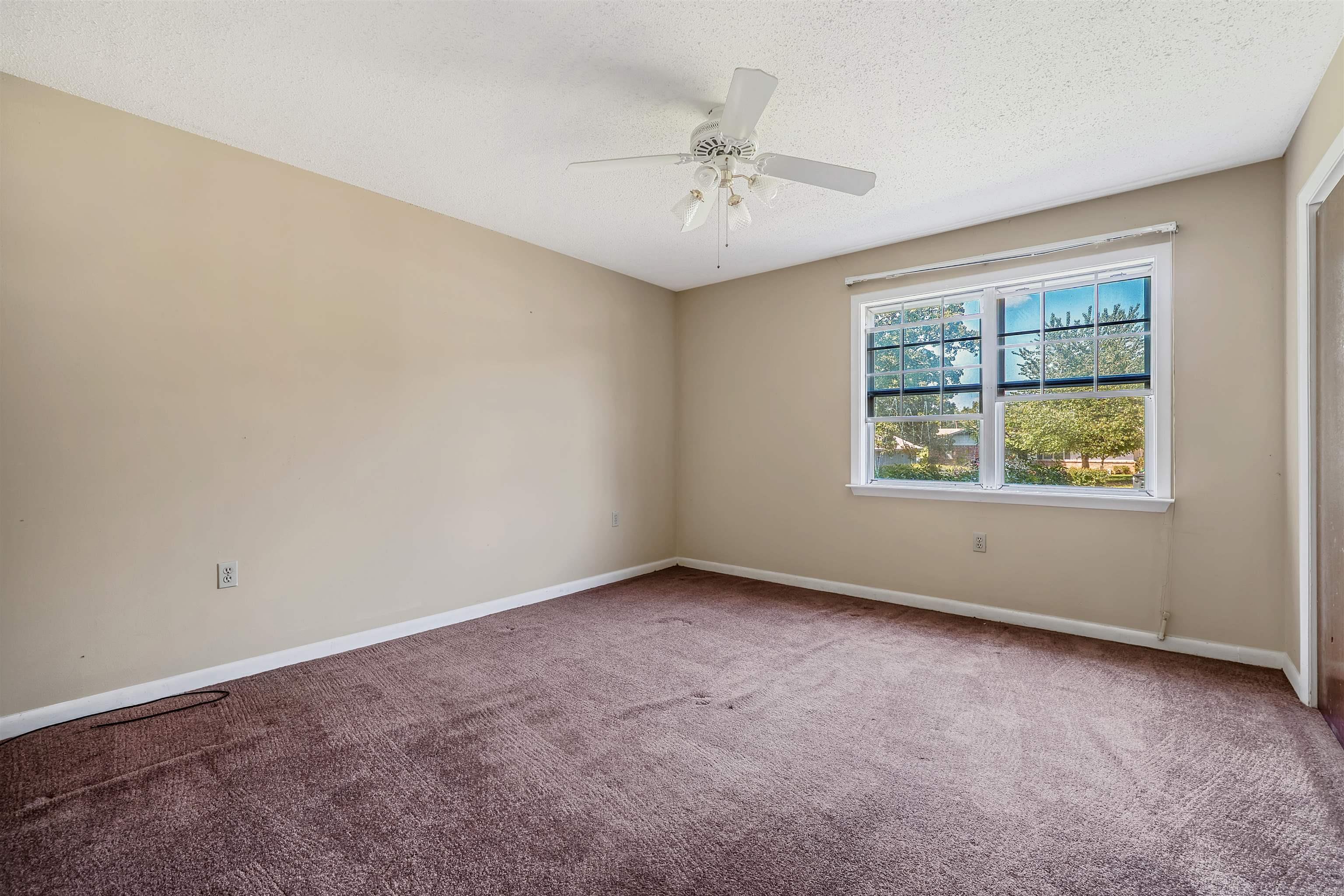 INDIANHEAD LAKES EST - Residential