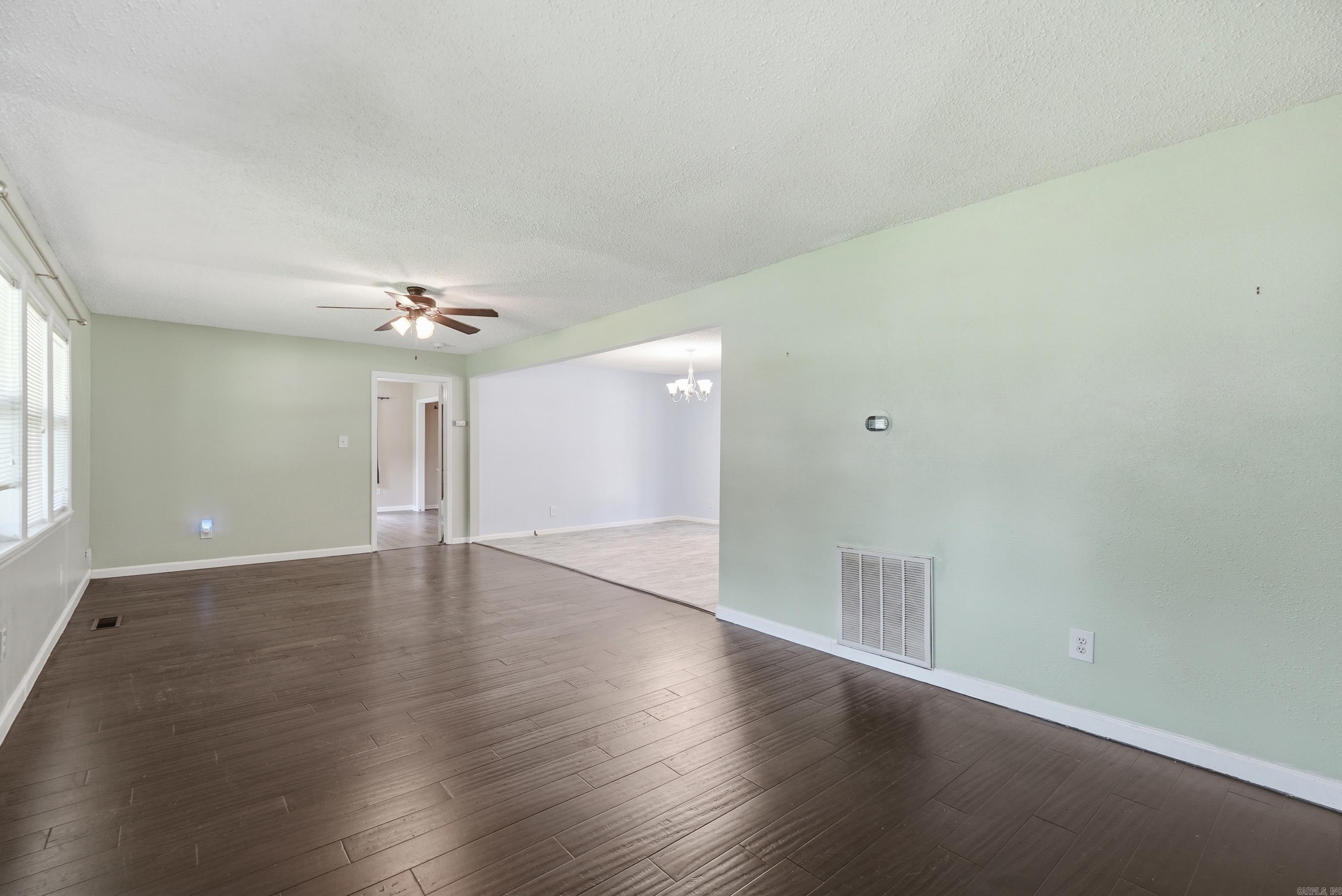 LONE PINE - Residential