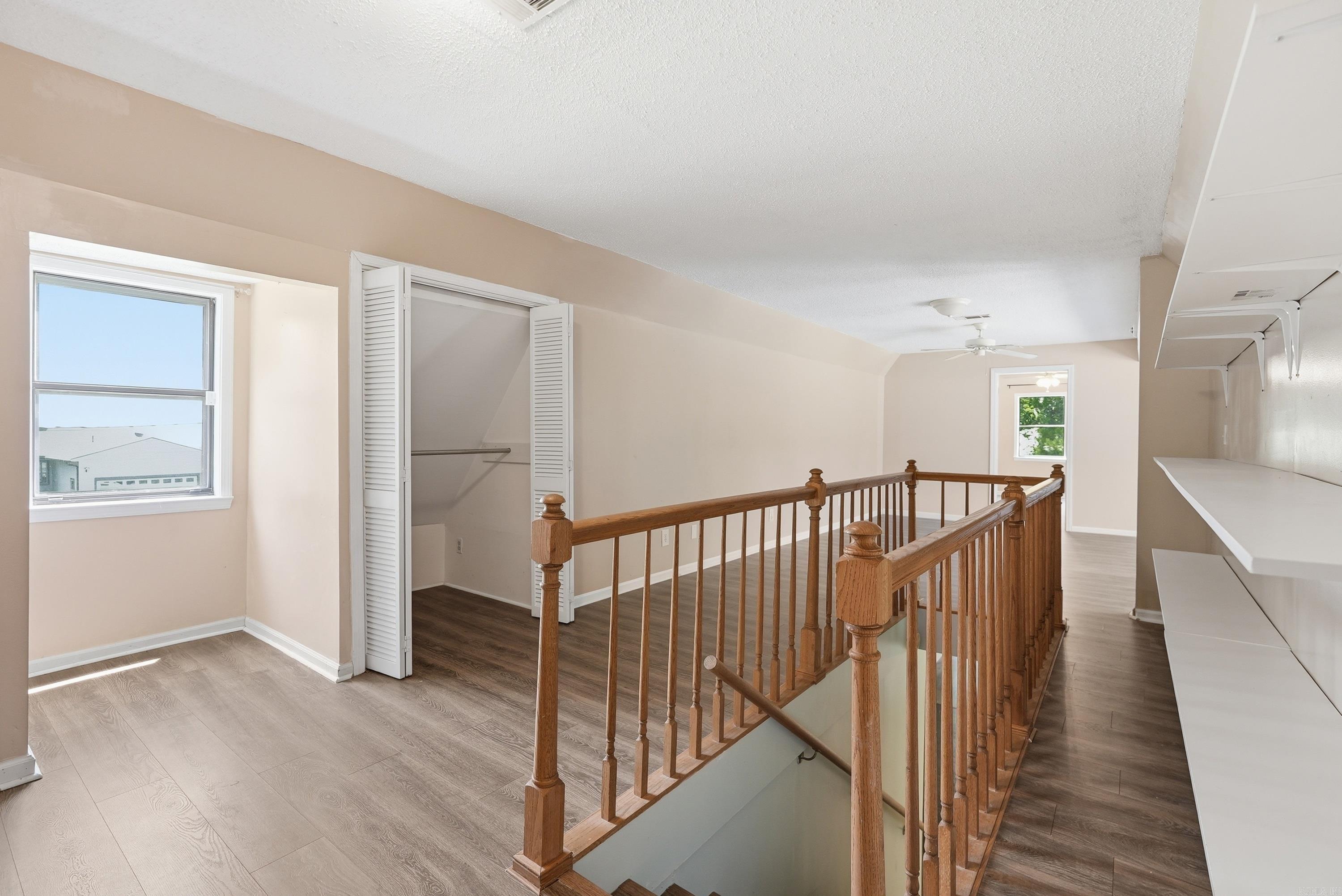 LONE PINE - Residential
