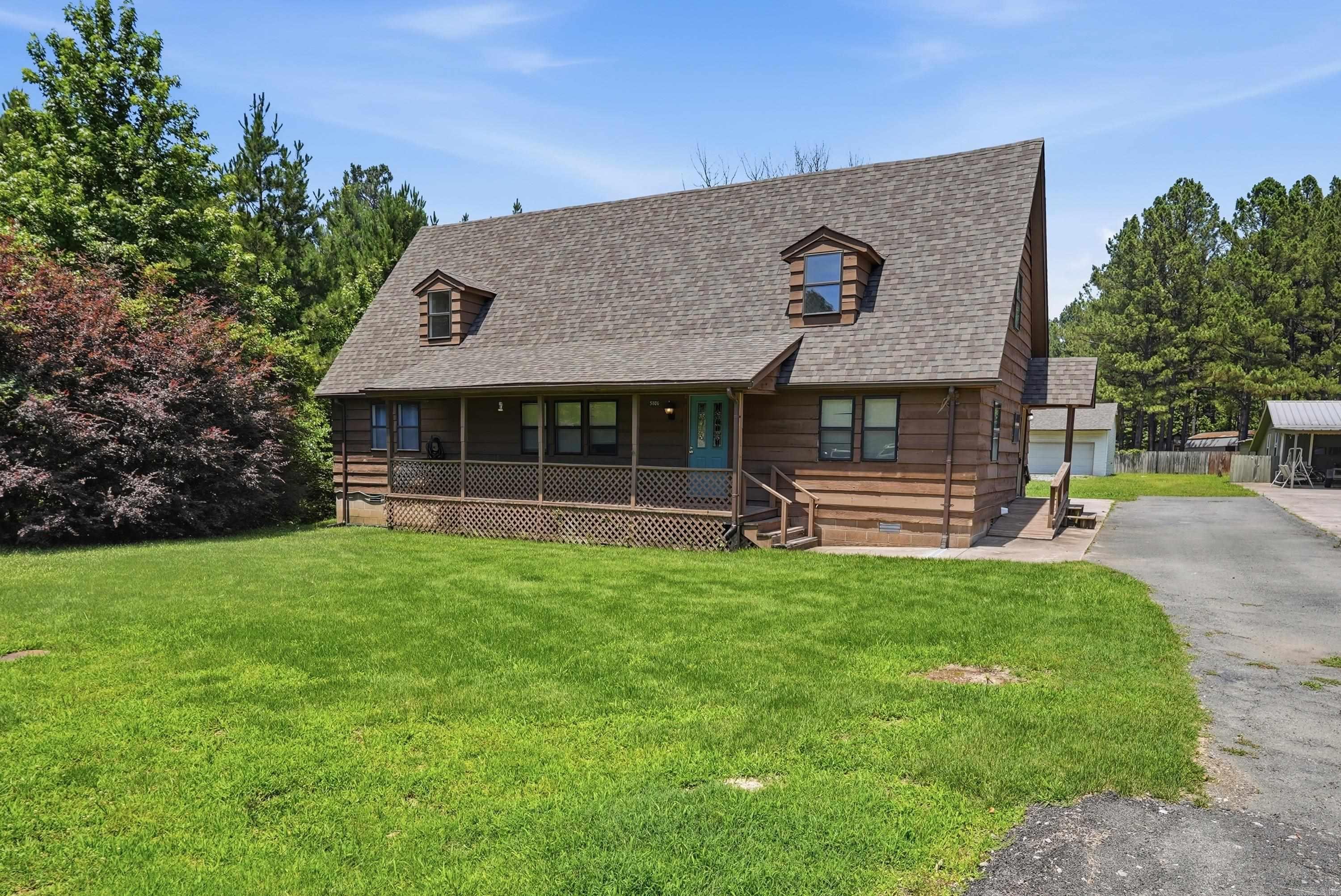 LONE PINE - Residential