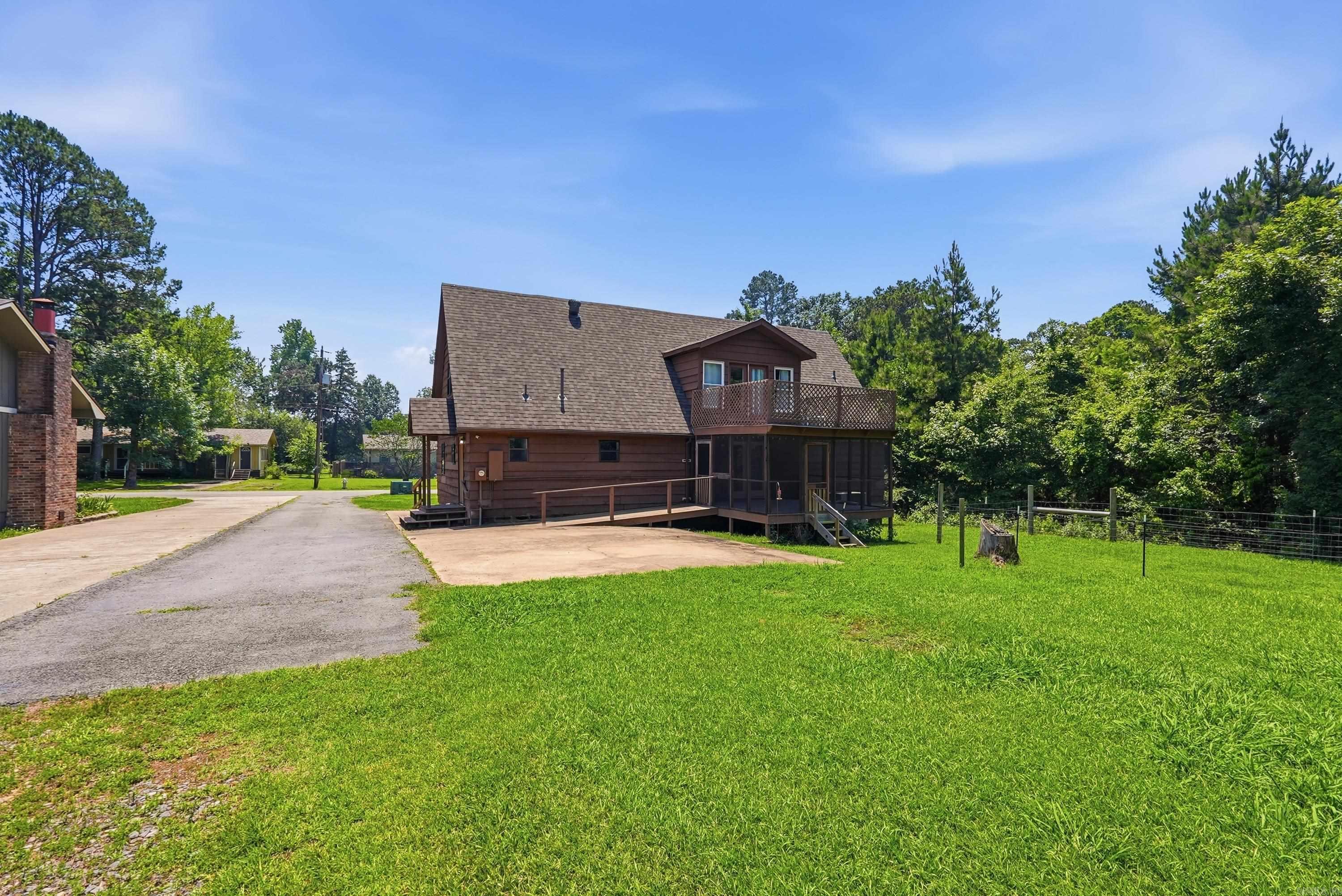 LONE PINE - Residential