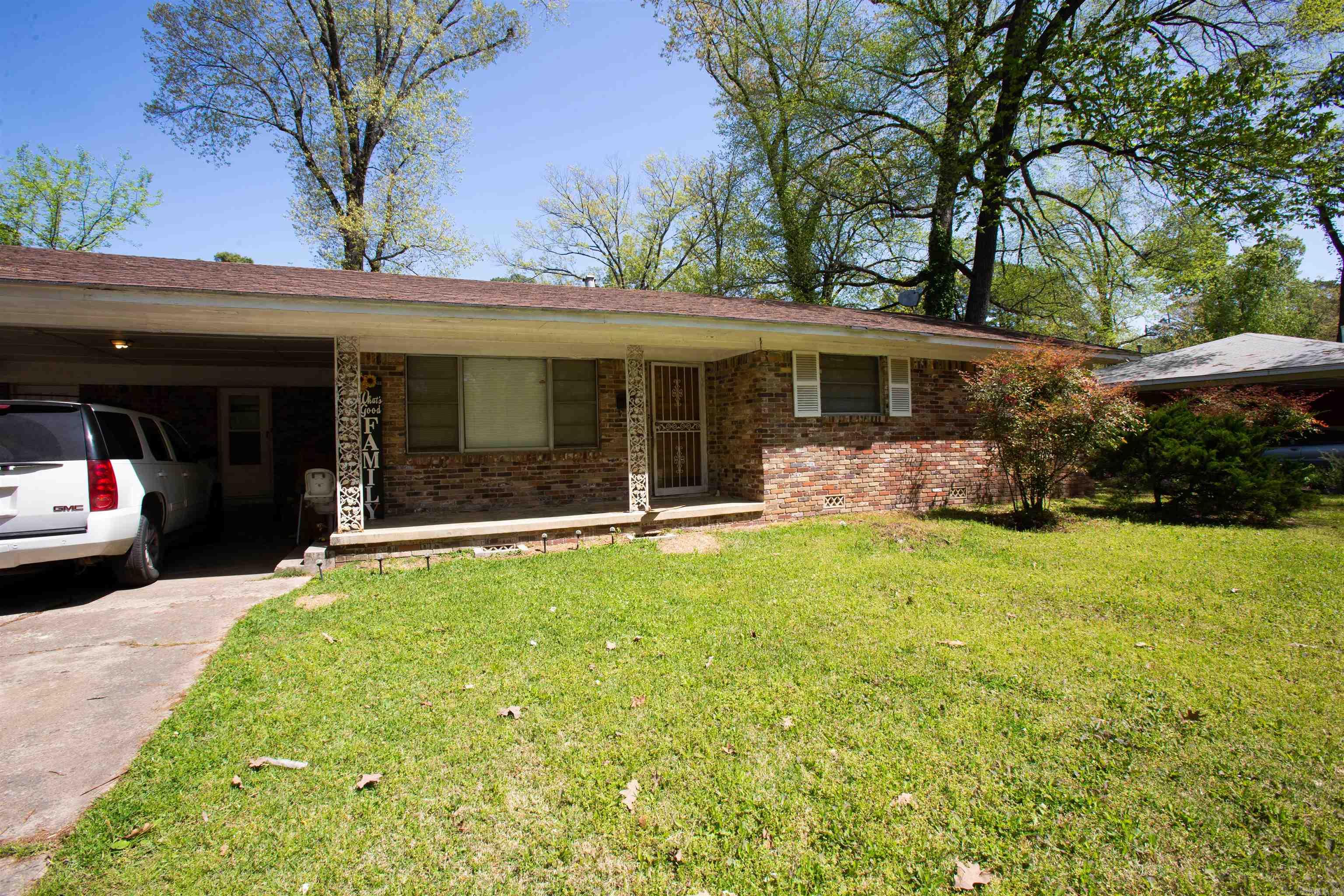 This Home features great curb appeal and a large backyard that is perfect for hosting. Additionally, the home offers plenty of natural light throughout the living spaces. Tenant occupied. 24-hour notice required for showings. No SPD due to the owner never living in the property. Lease in place. Monday-Friday showings only. Any offer needs to have the following verbiage included "buyer is aware there is a lease in place and agree to the lease terms".   Agents see remarks!