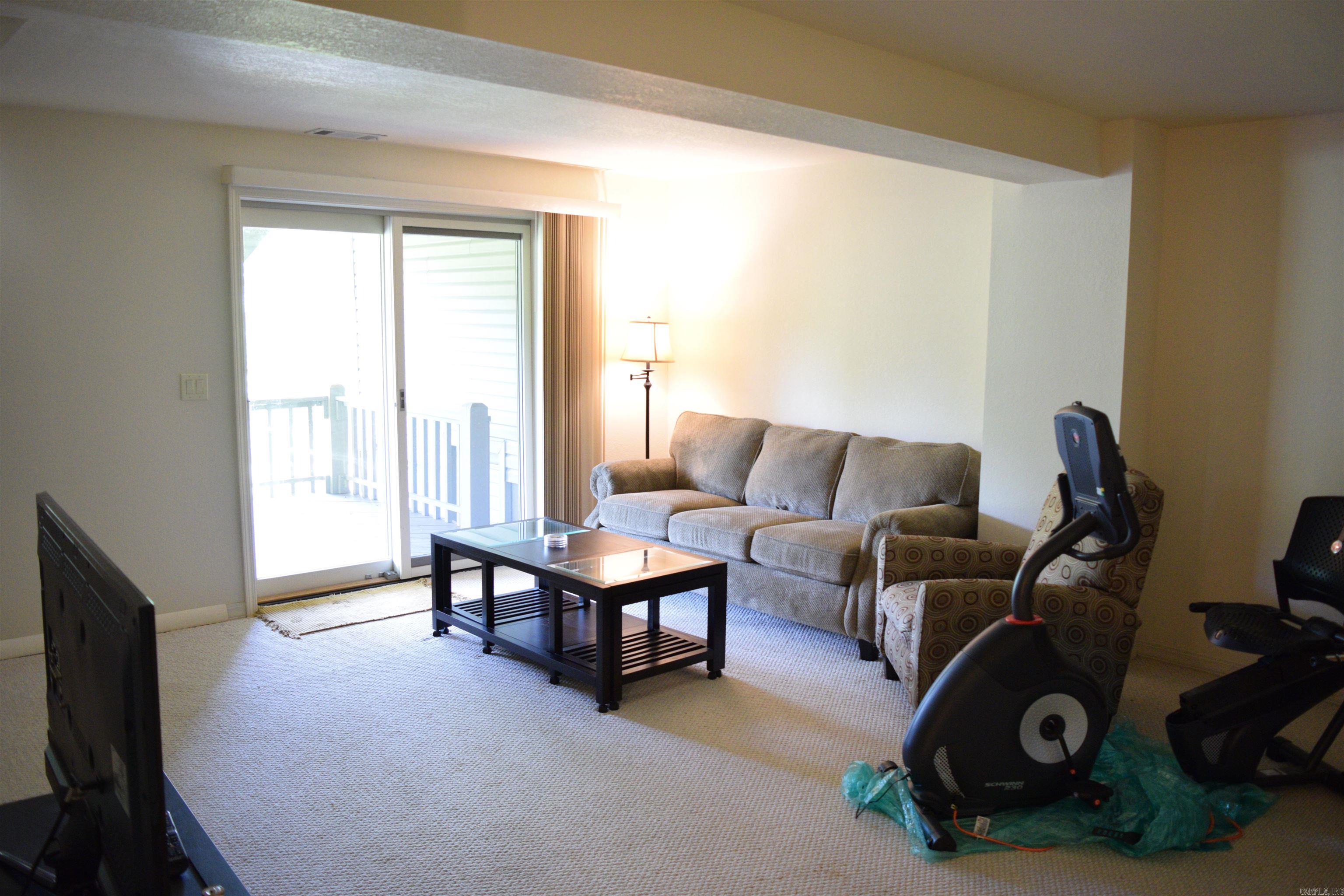 COUNTRY CLUB RIDGE - Residential