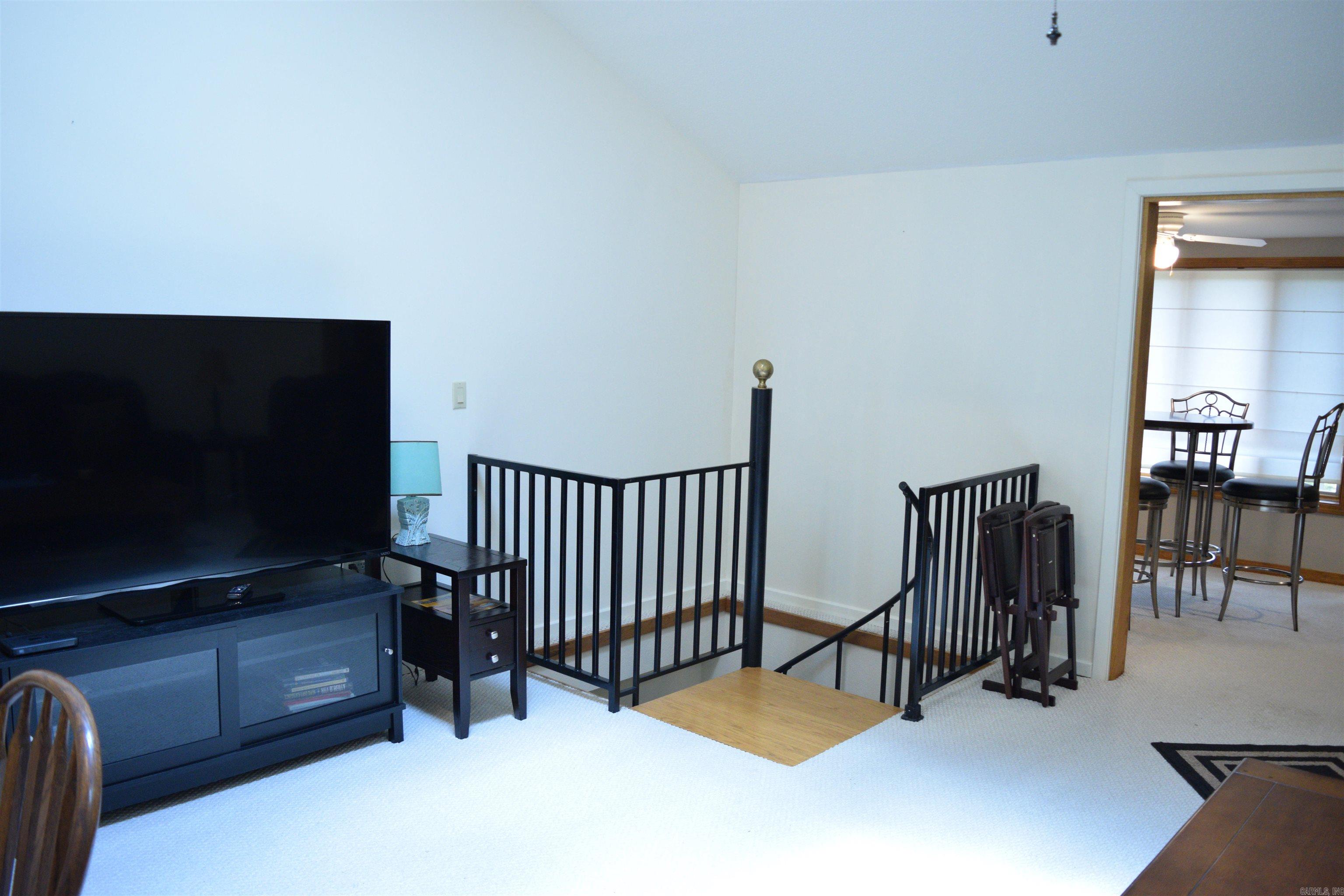 COUNTRY CLUB RIDGE - Residential
