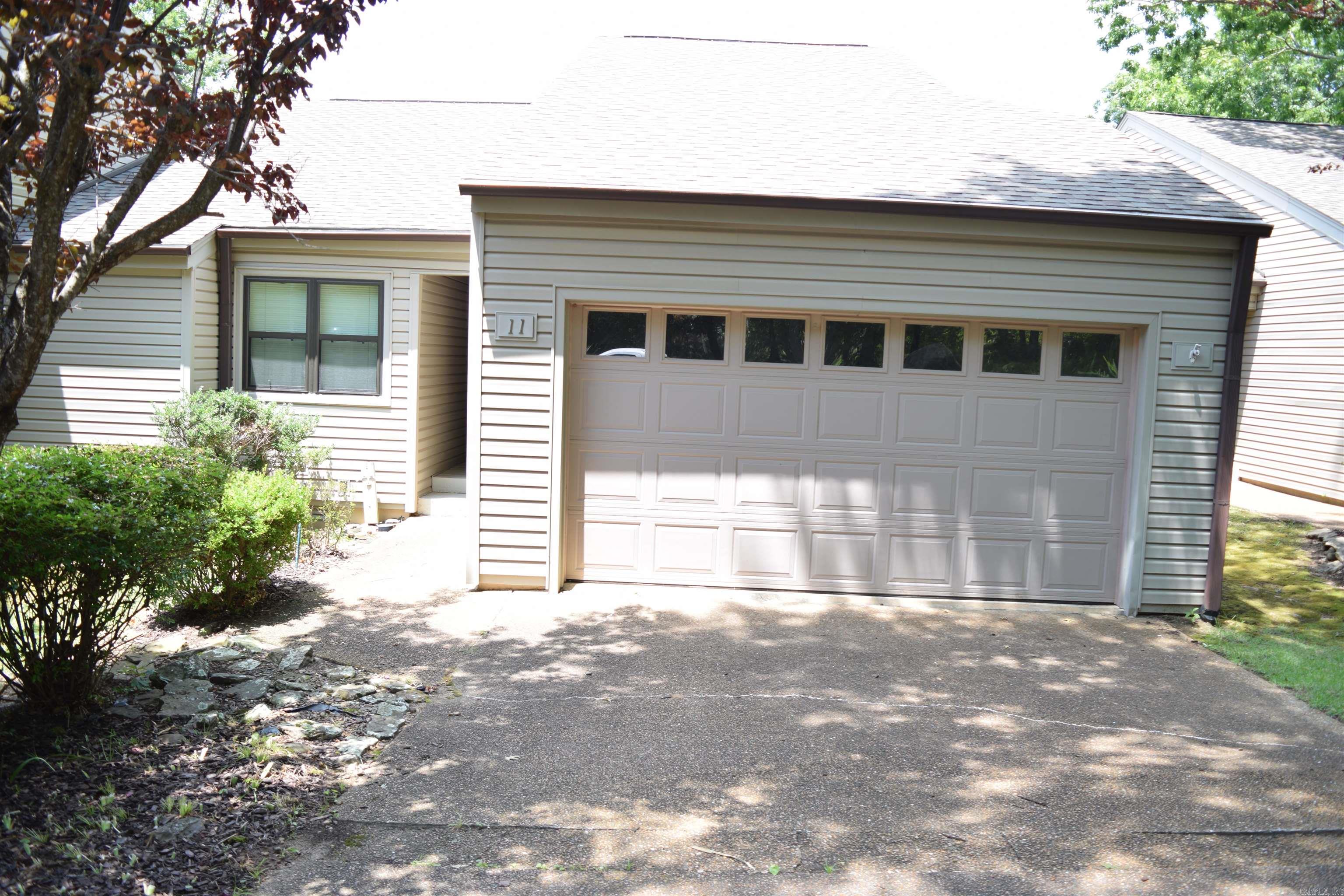 COUNTRY CLUB RIDGE - Residential