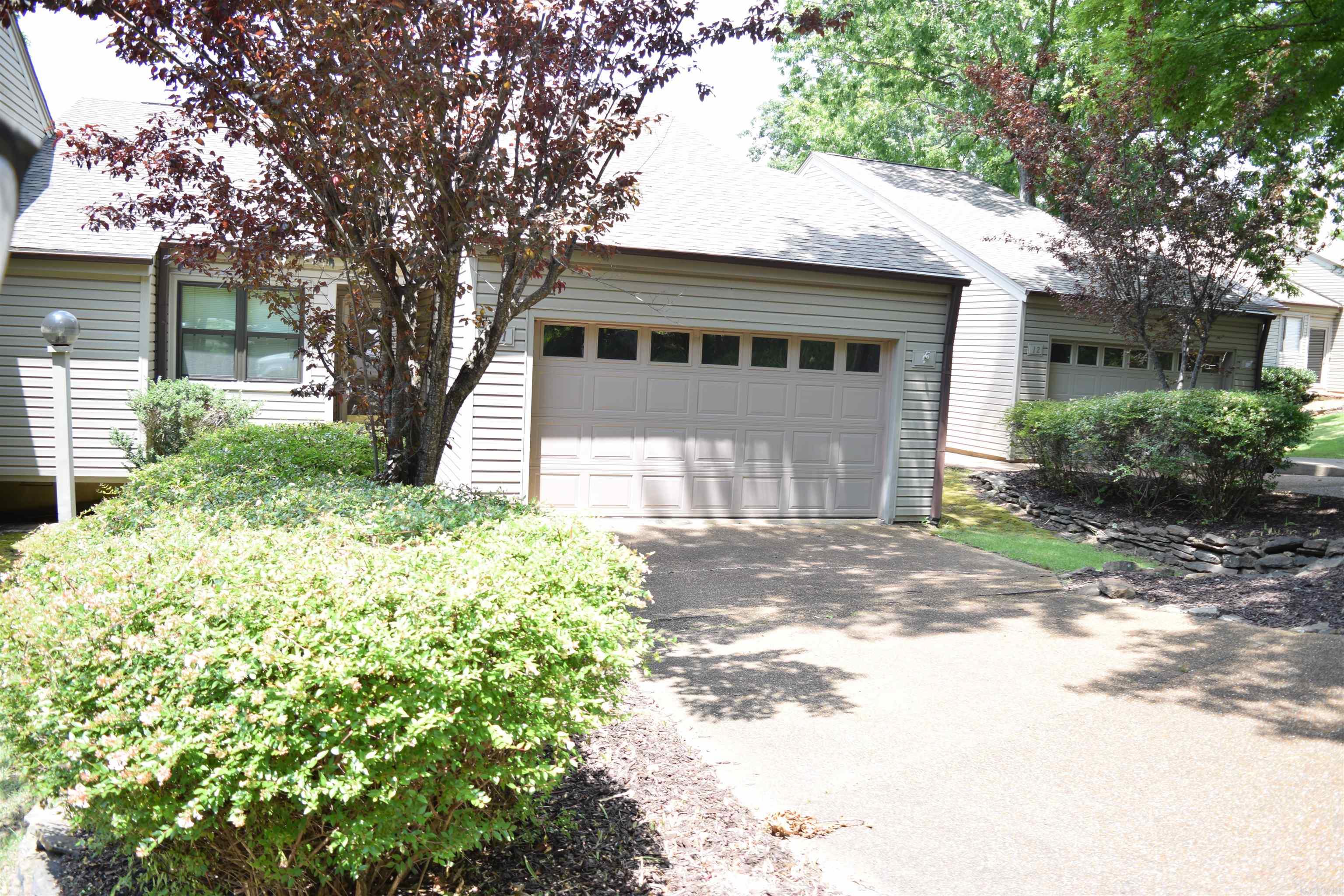 COUNTRY CLUB RIDGE - Residential