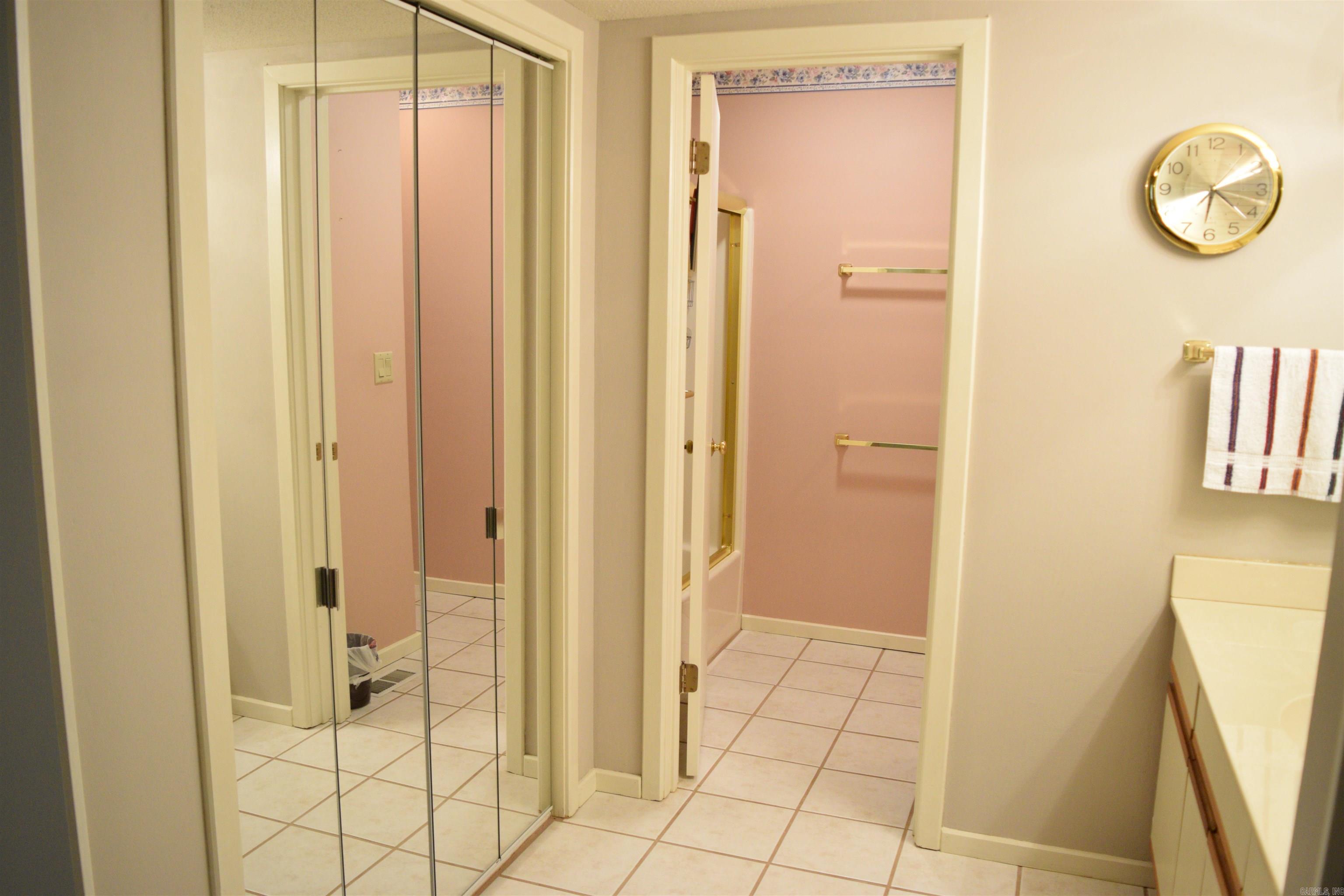 COUNTRY CLUB RIDGE - Residential