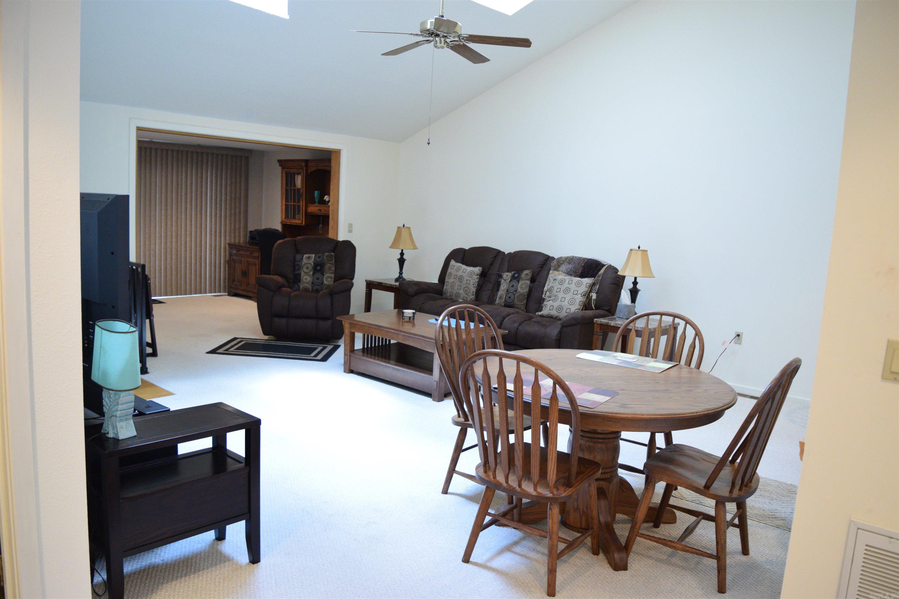 COUNTRY CLUB RIDGE - Residential