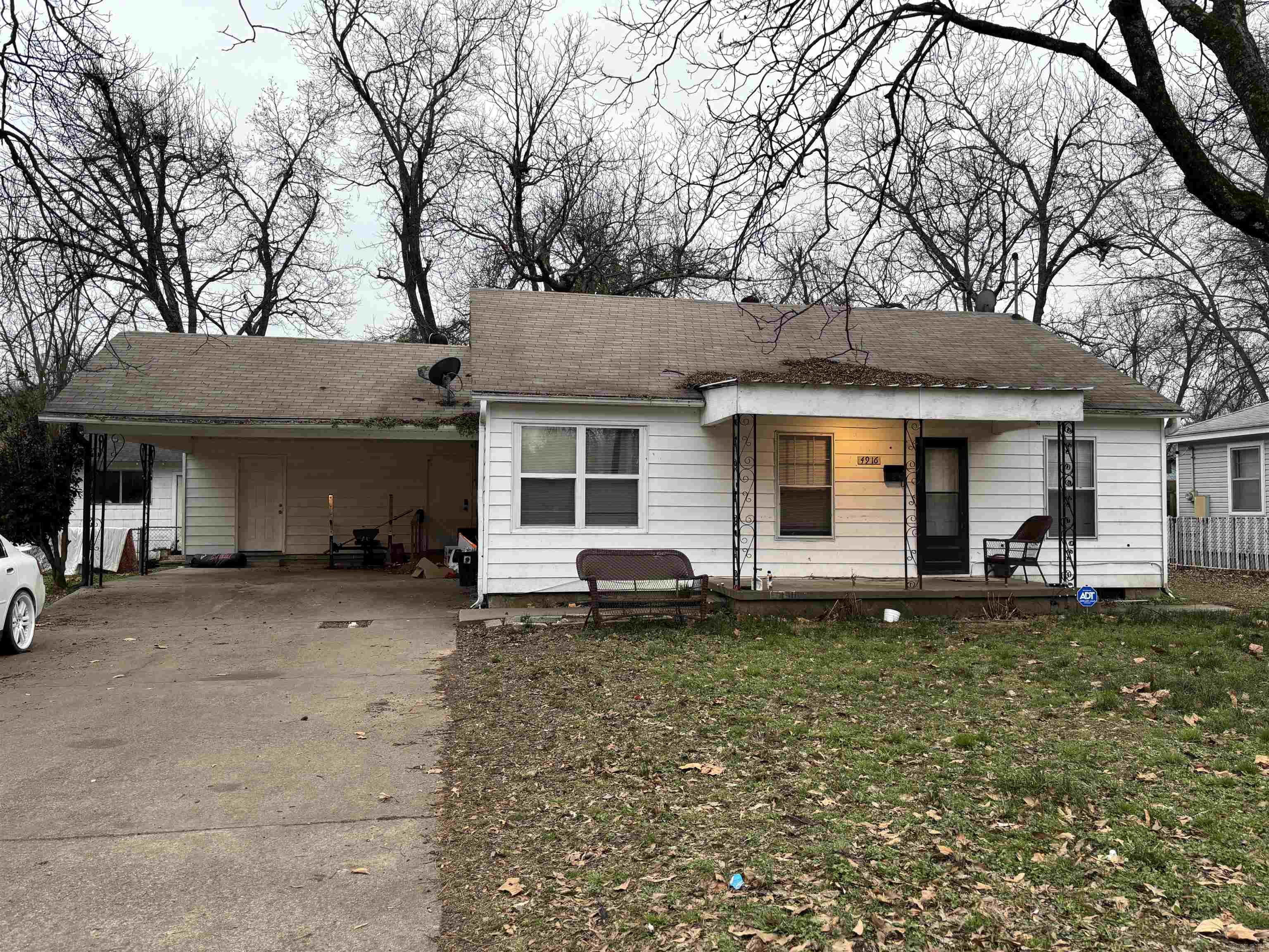 Perfect for investors! 3 bedroom 2 bathroom home with very strong rental potential. Huge backyard showcasing two sheds and a workshop. No repairs will be made. Proof of funds required with offer. Schedule your showing today!