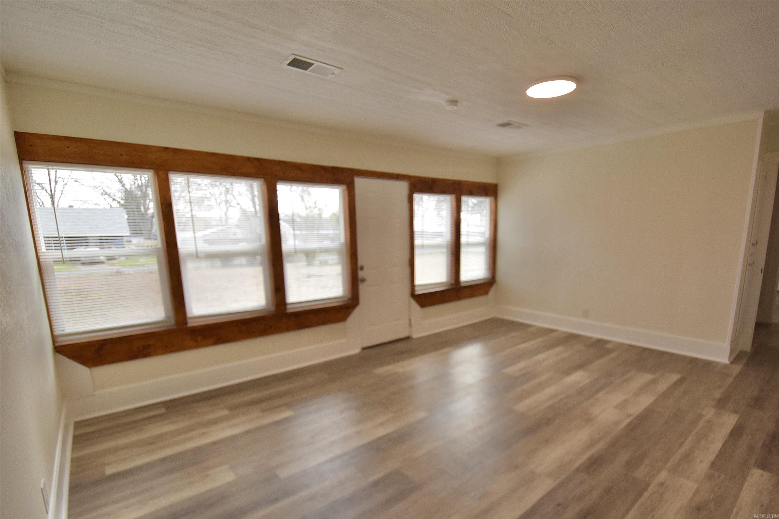 McHenry 2nd - Residential Income