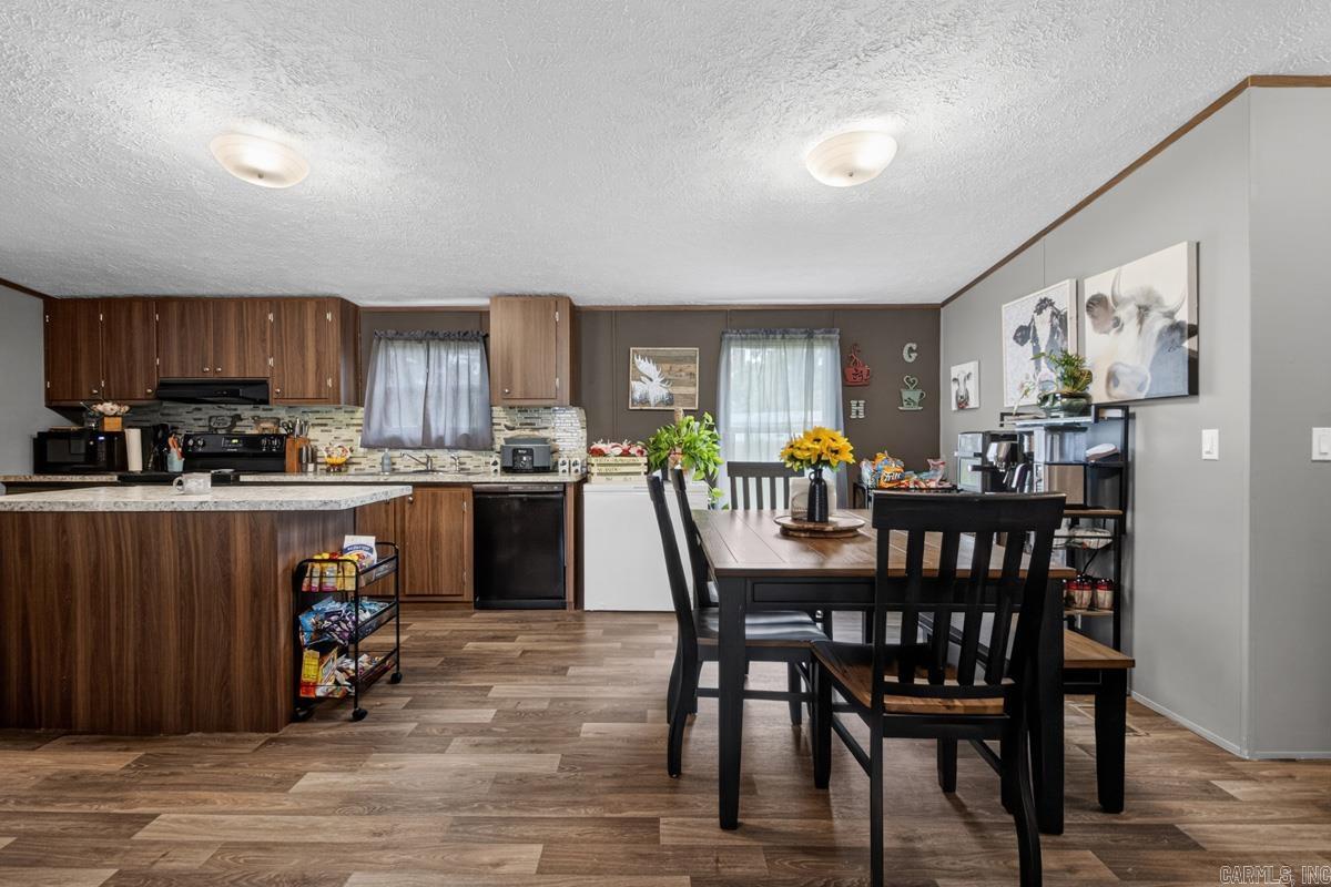 PINE MEADOWS - Residential