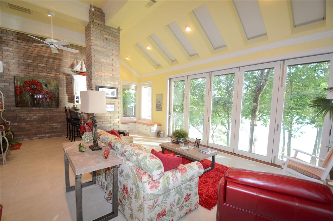 Driftwood Point - Residential