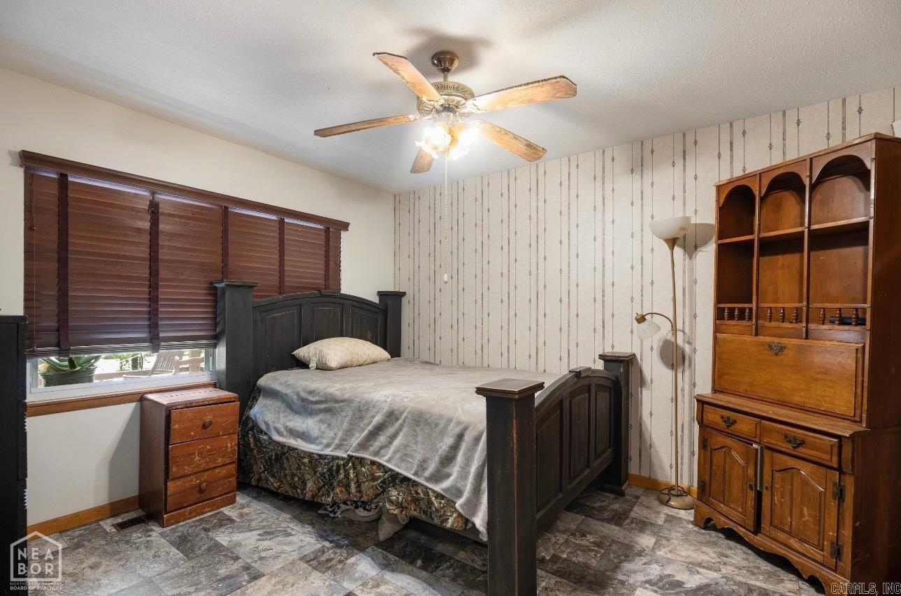 CHEROKEE ACRES - LAKE - Residential