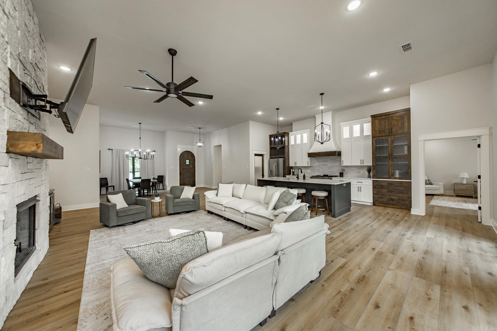 Hawks Point - Residential