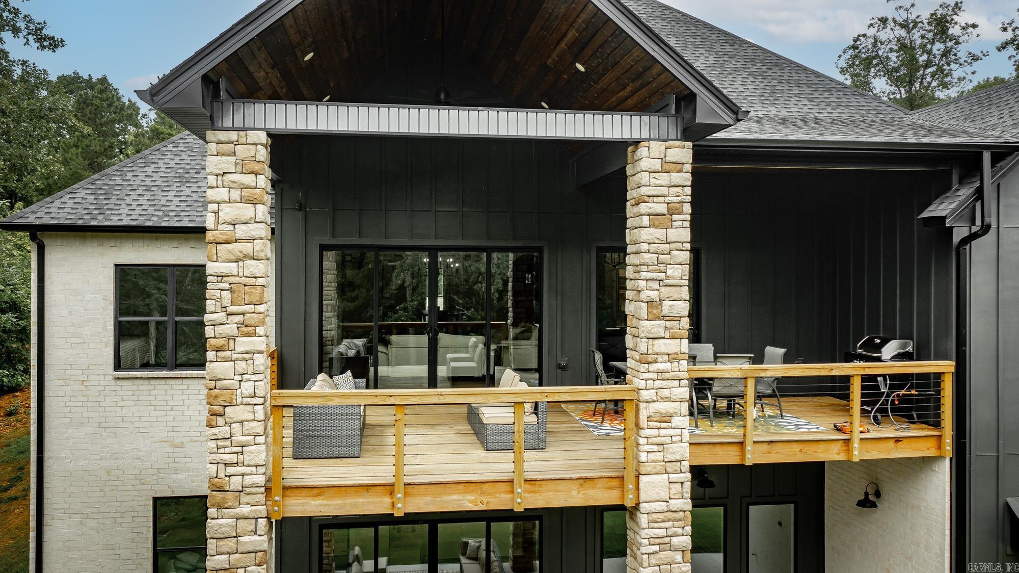 Hawks Point - Residential