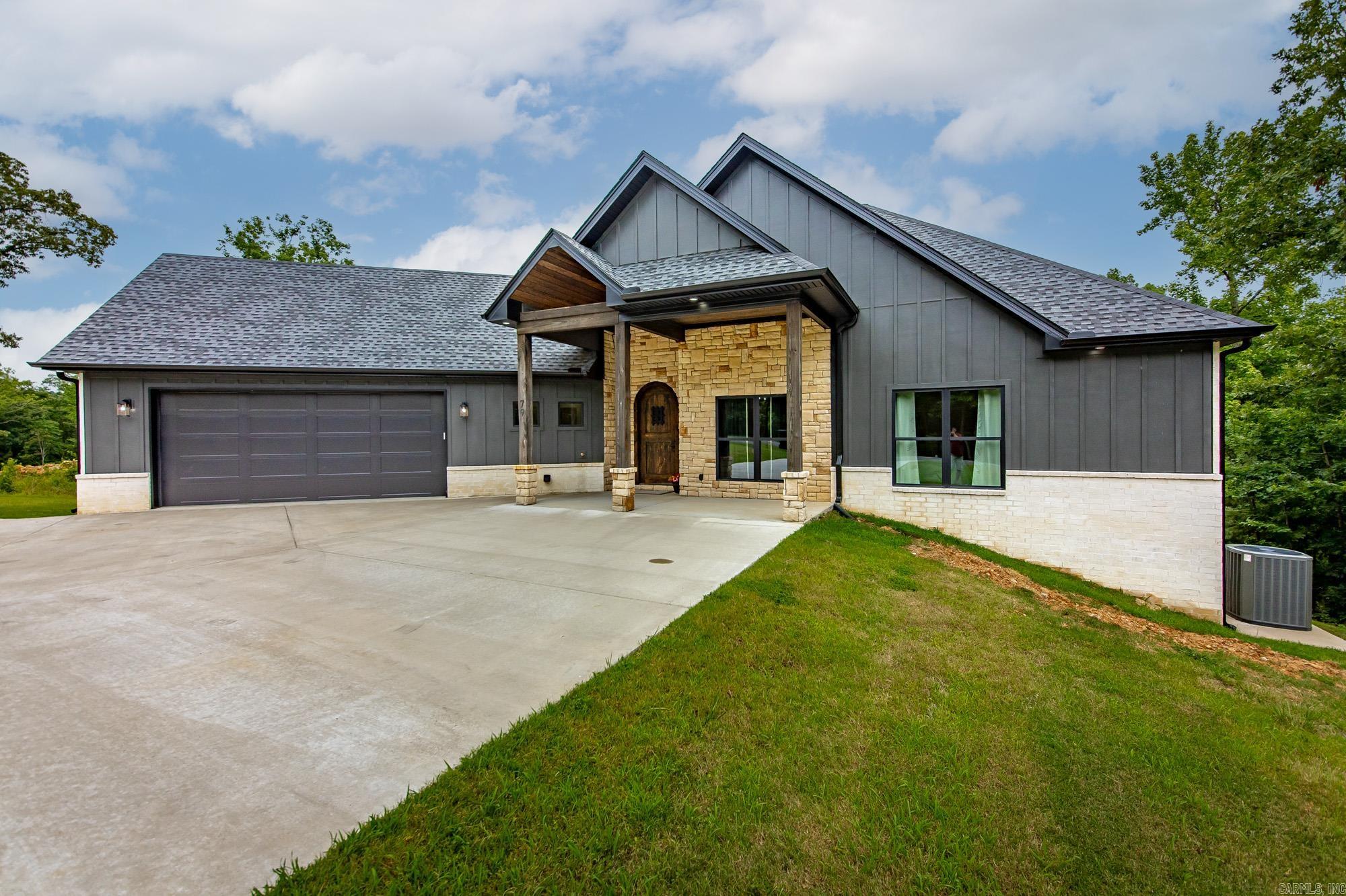 Hawks Point - Residential