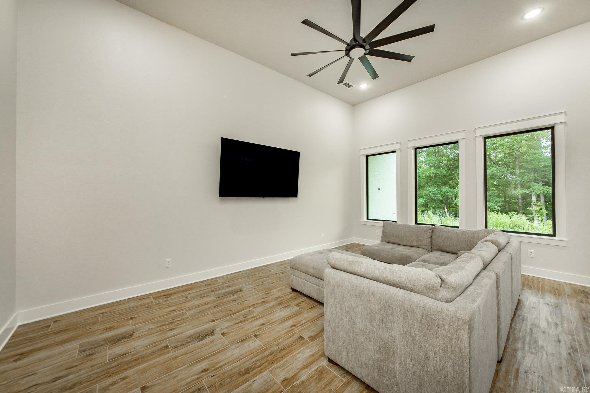 Hawks Point - Residential