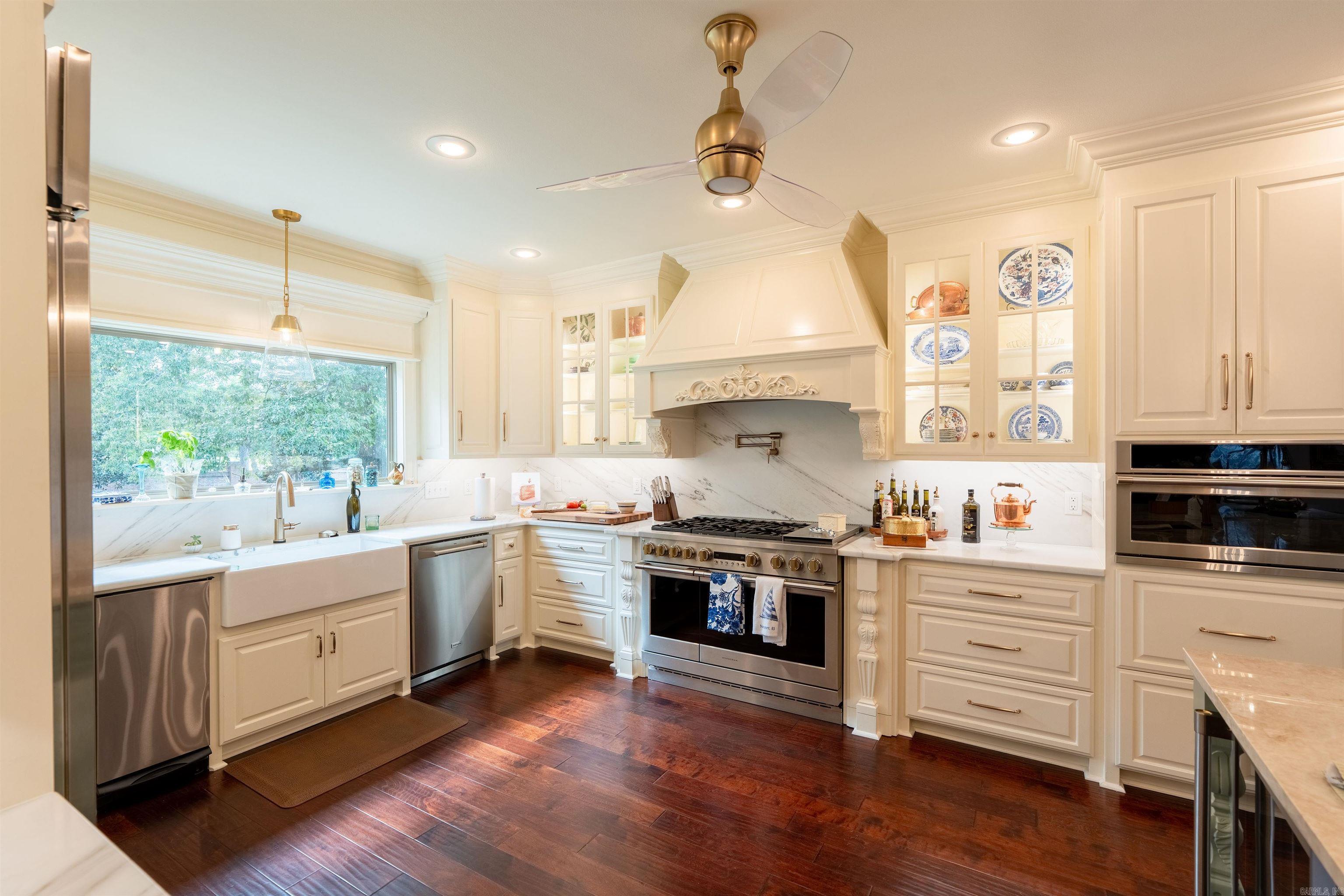 HUNTINGTON COVE - Residential