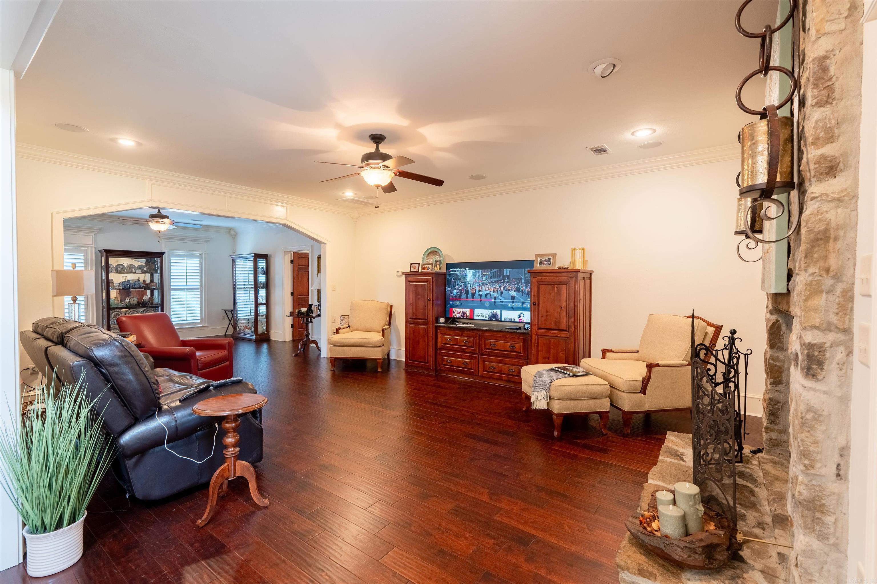 HUNTINGTON COVE - Residential
