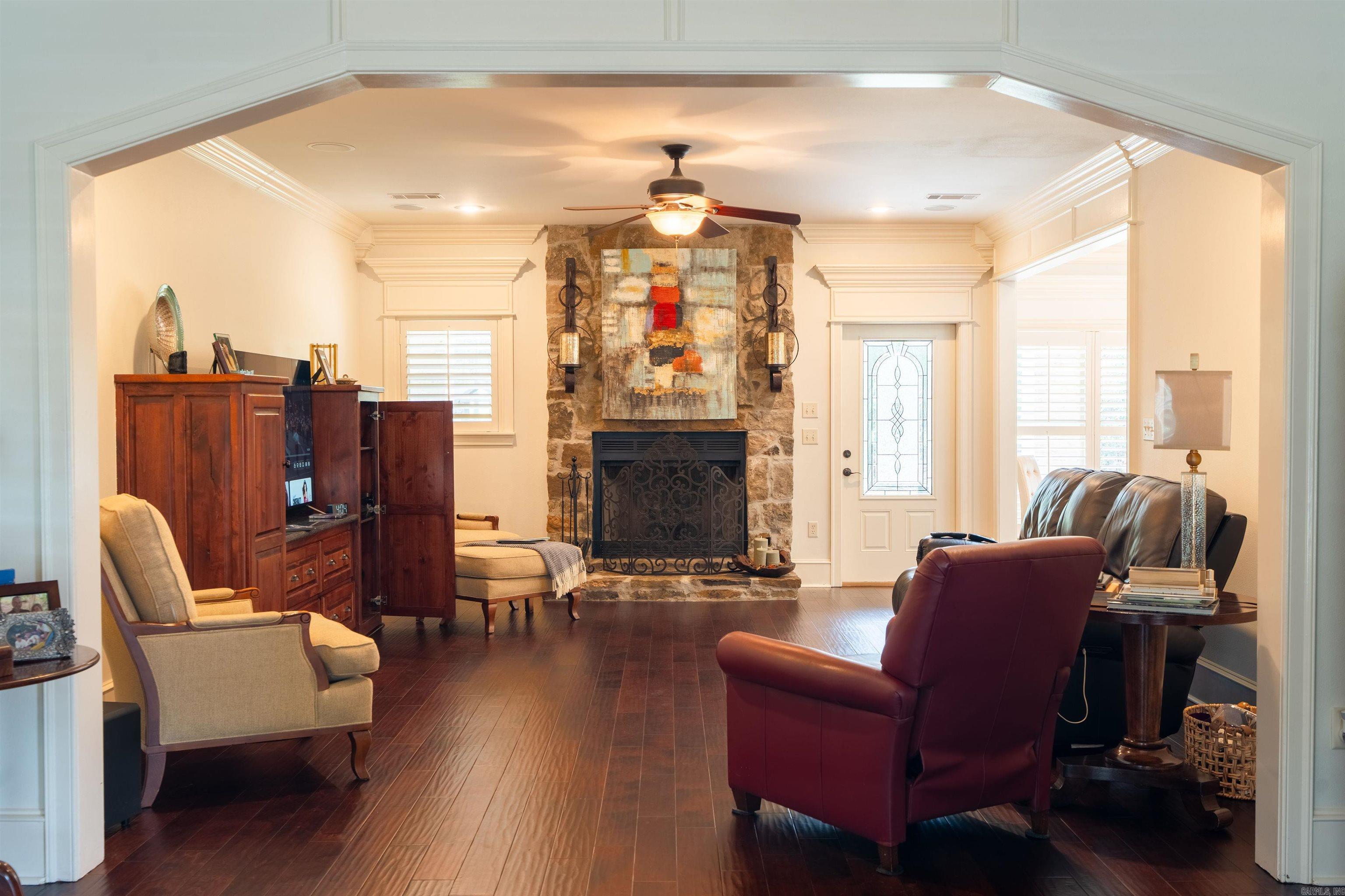 HUNTINGTON COVE - Residential