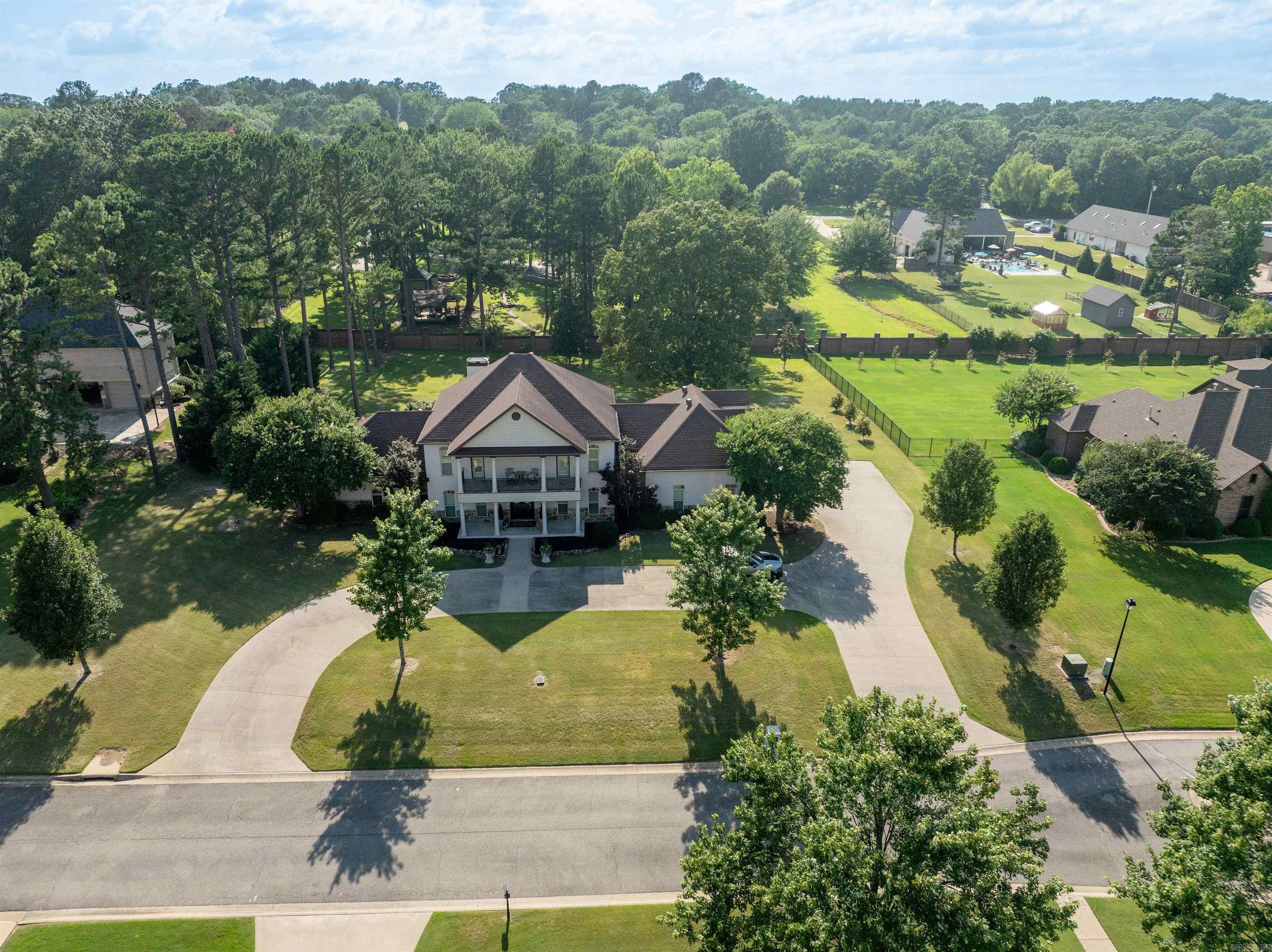 HUNTINGTON COVE - Residential