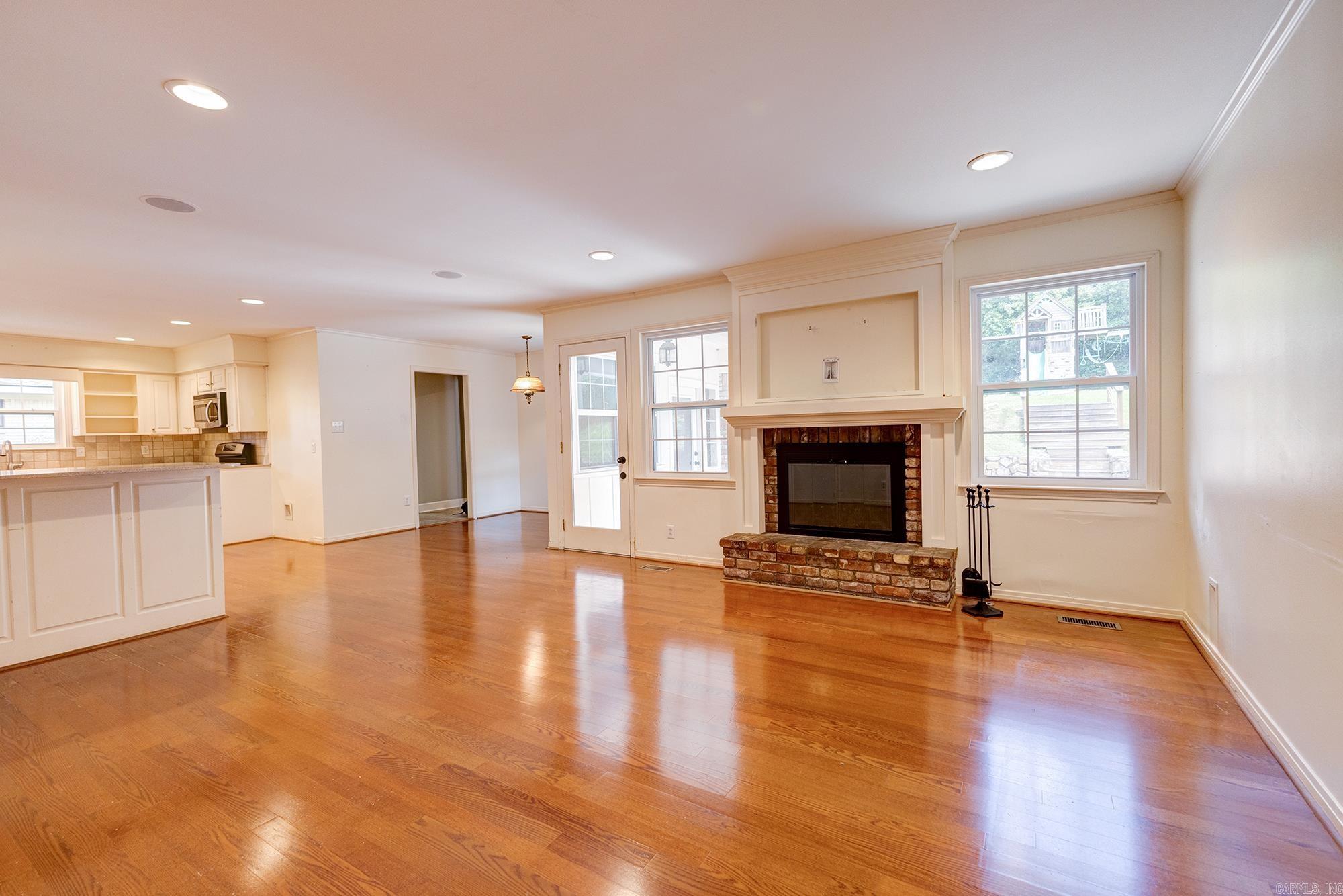 HALL COVE - Residential