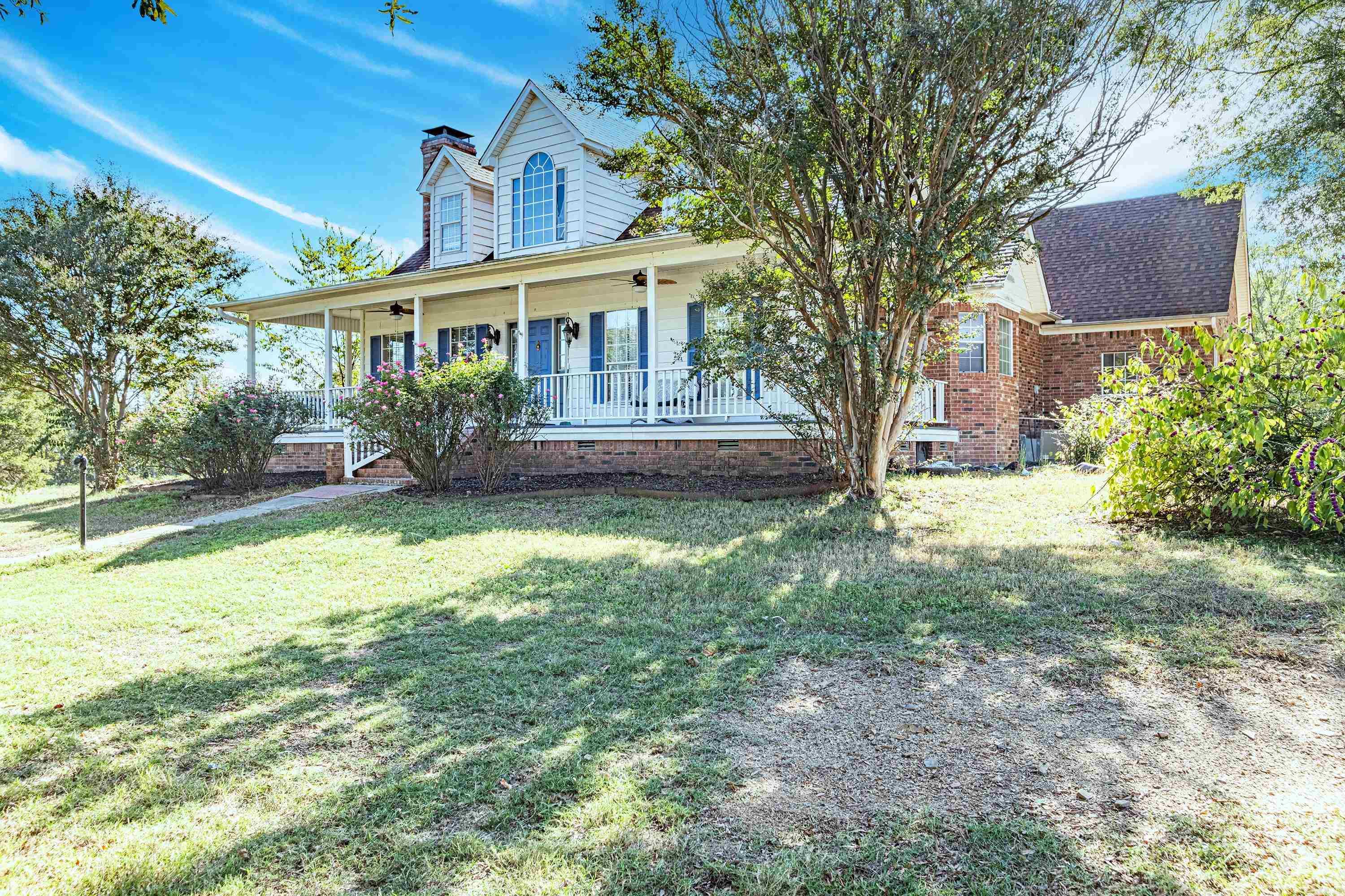 2474 sq home on 4.3 acres.  The home sets in the middle of the 4.3 acres.  There is also a detached storage building.  This property has the potential to be rezoned for commercial use.  this makes it an excelant investment.