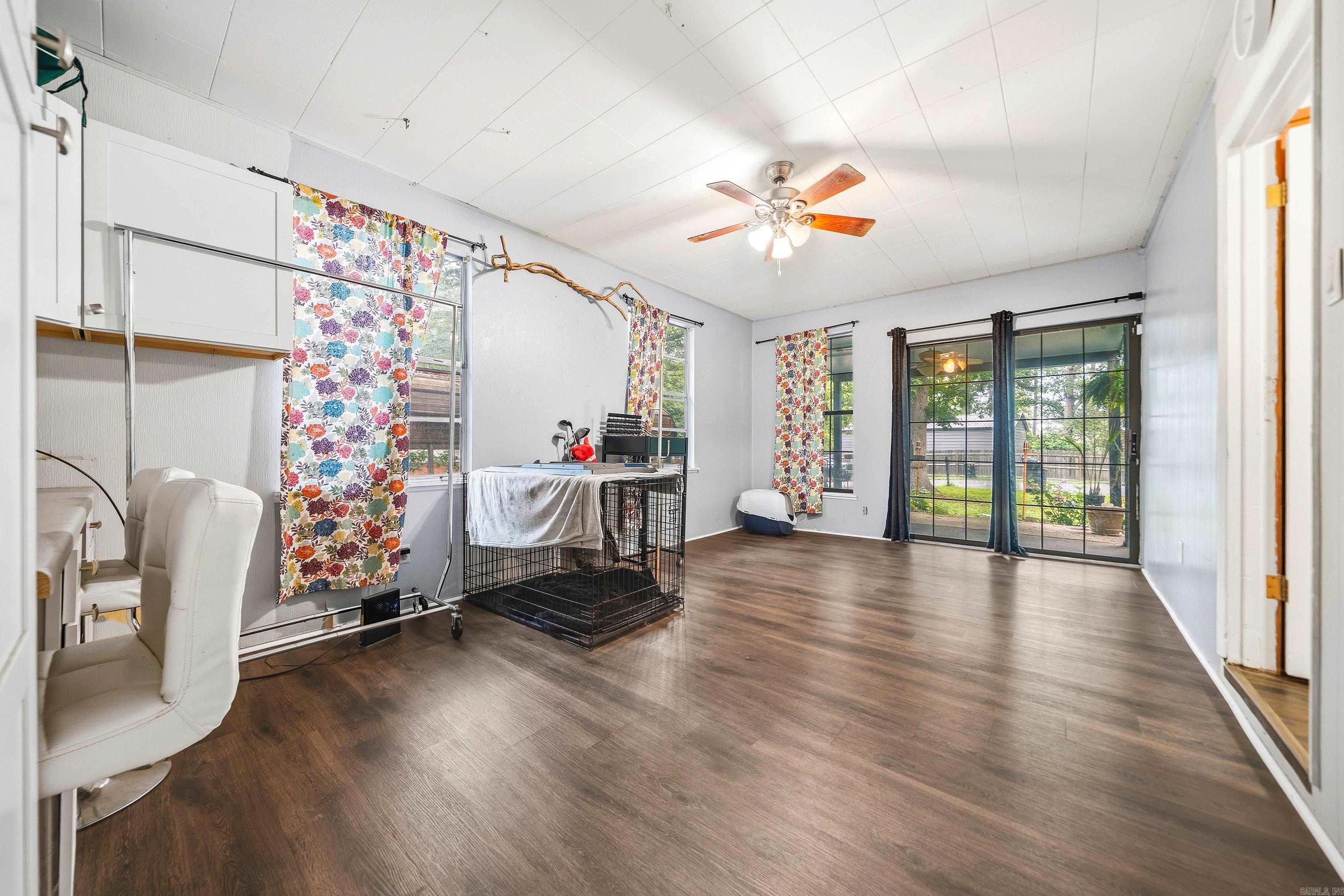 PINE SHORE - Residential