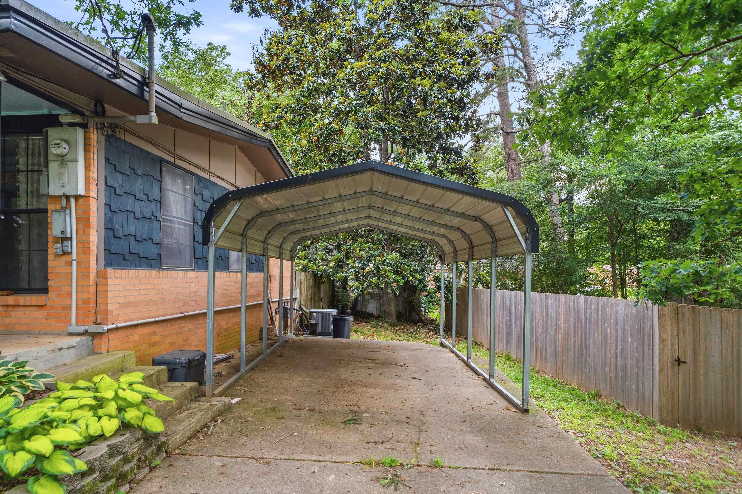 PINE SHORE - Residential