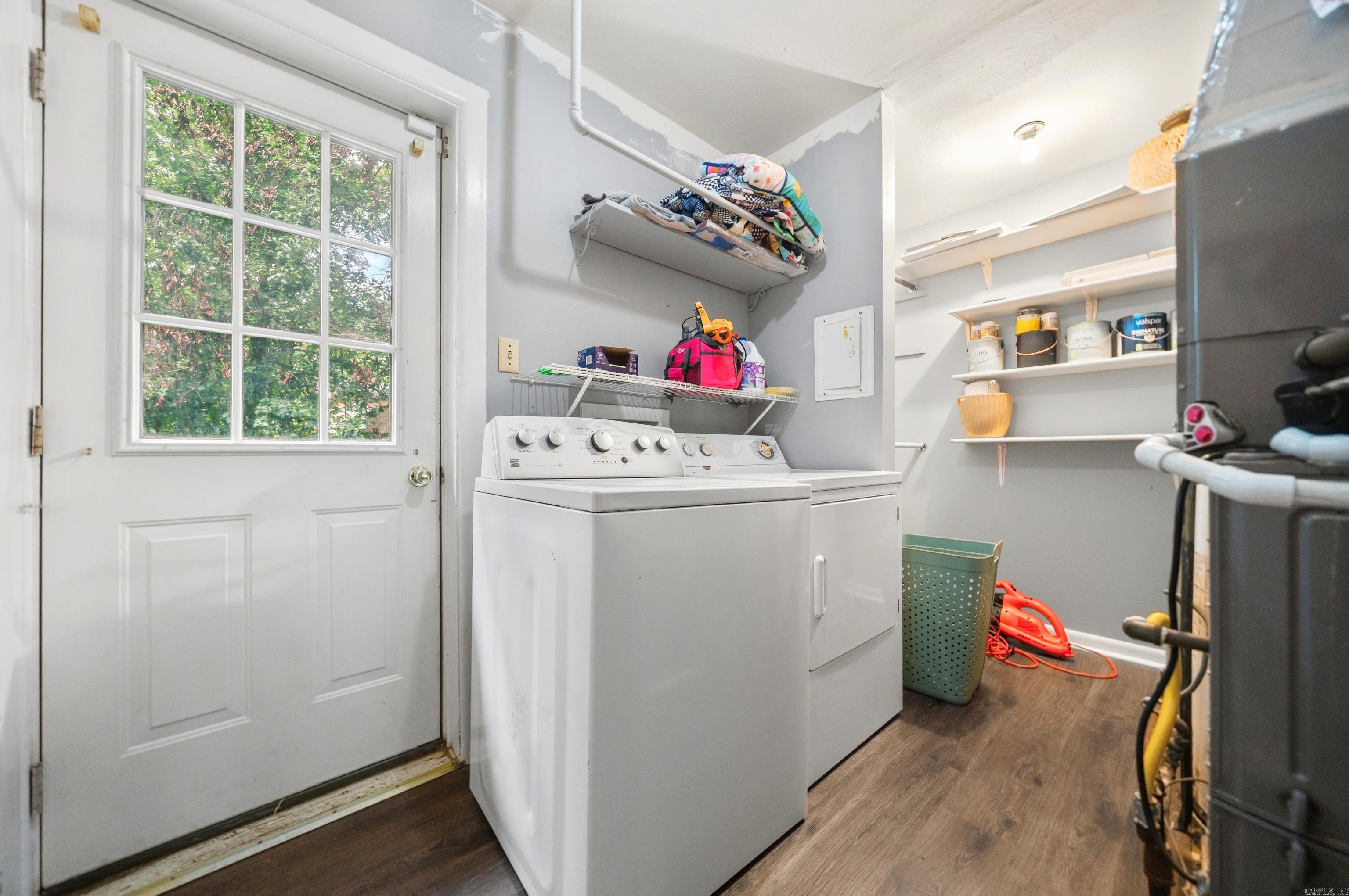 PINE SHORE - Residential