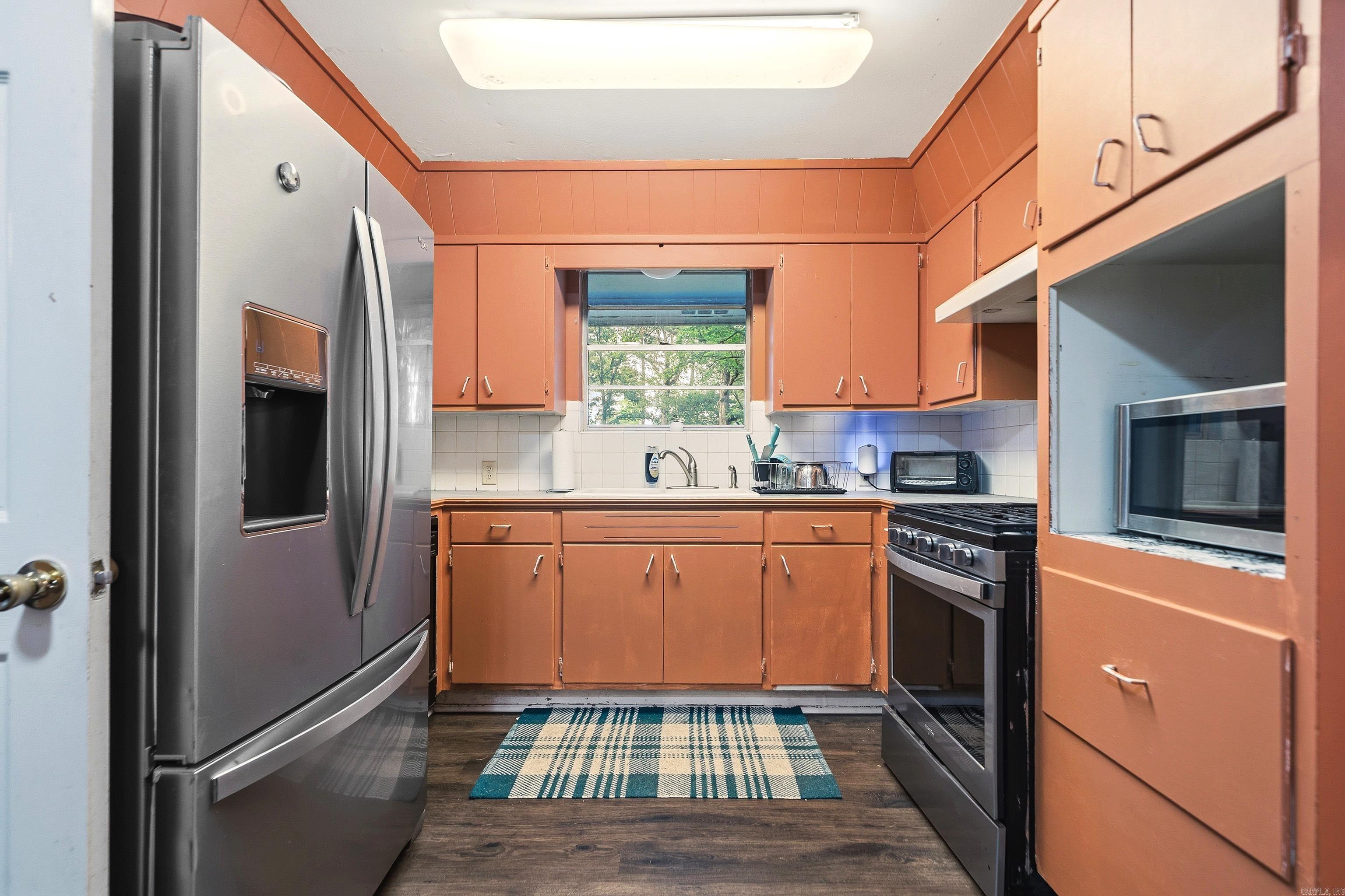 PINE SHORE - Residential